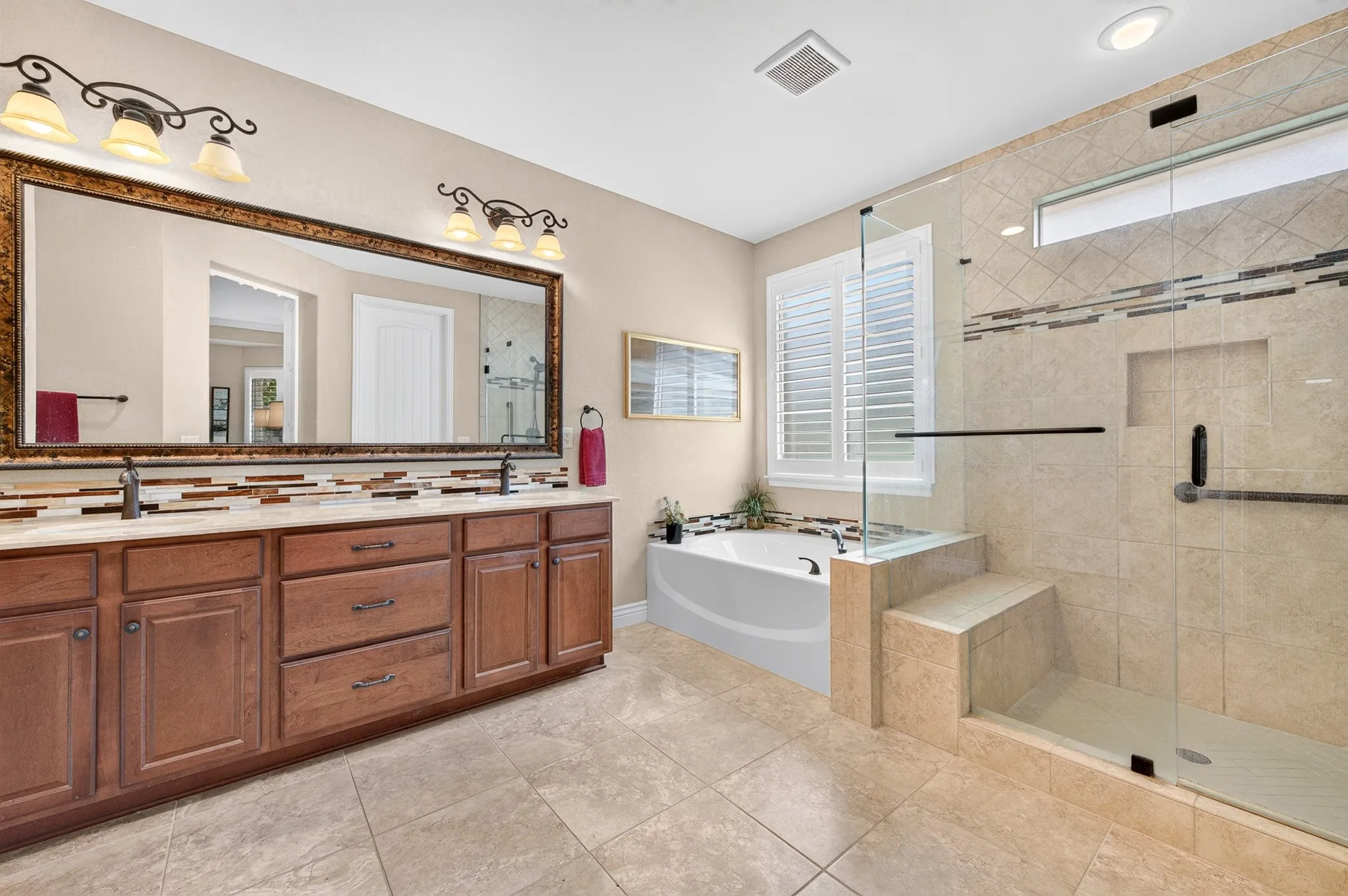 Fabulous primary ensuite with lots of storage.