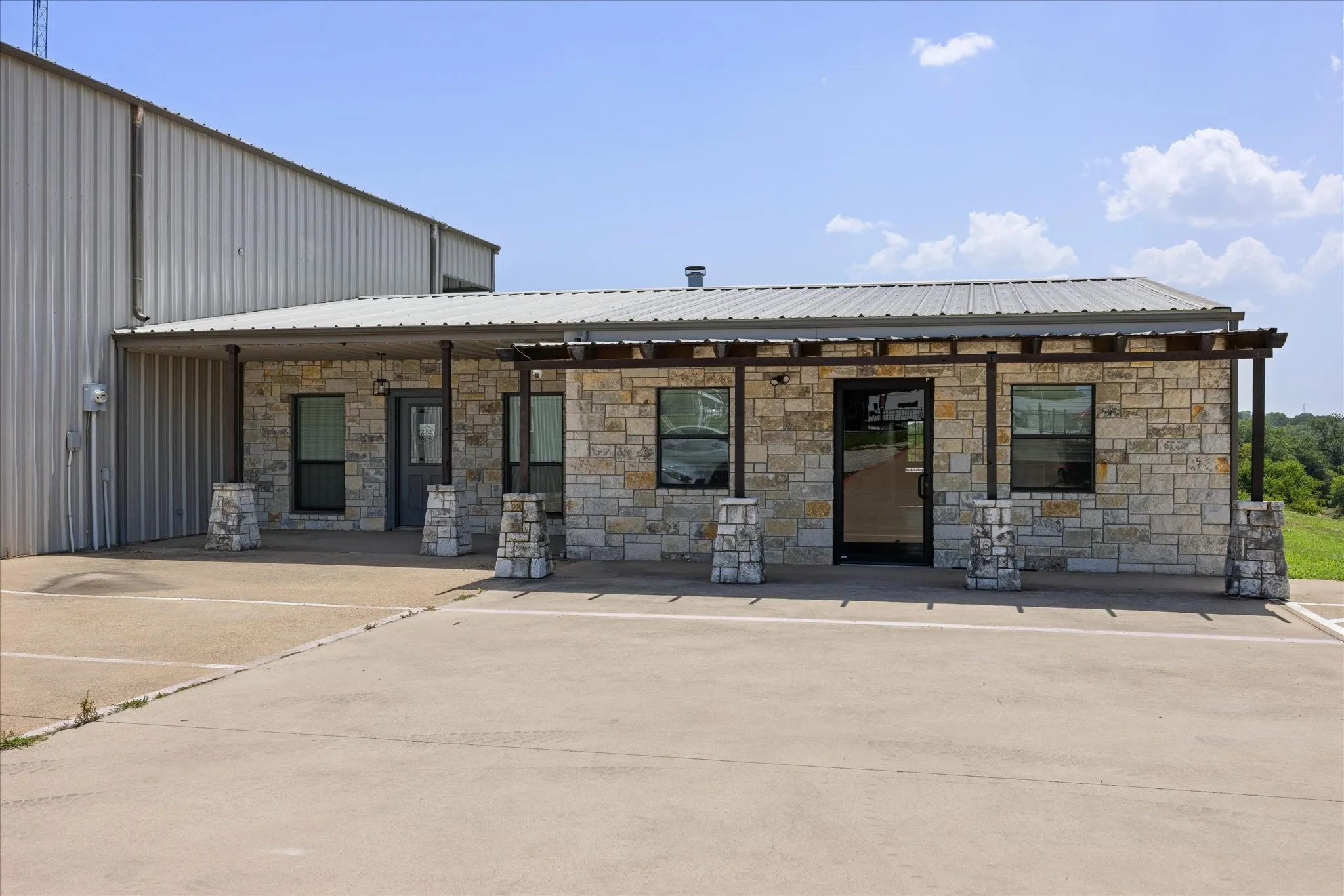 Office For Sale in Erath County , 1050 S Graham Street, Stephenville, Texas 76401, 0, 0, Garage spaces, 6,500 Sqft, built in 2004, Price $1,300,000, mls#21337866, Real Estate Agent in Stephenville, Homes For Sale in Erath county, Homes For Sale in Stephenville, Realtor in Stephenville Texas, Real Estate Brokerage Independent Realty Texas, Luminita Cordes Realtor