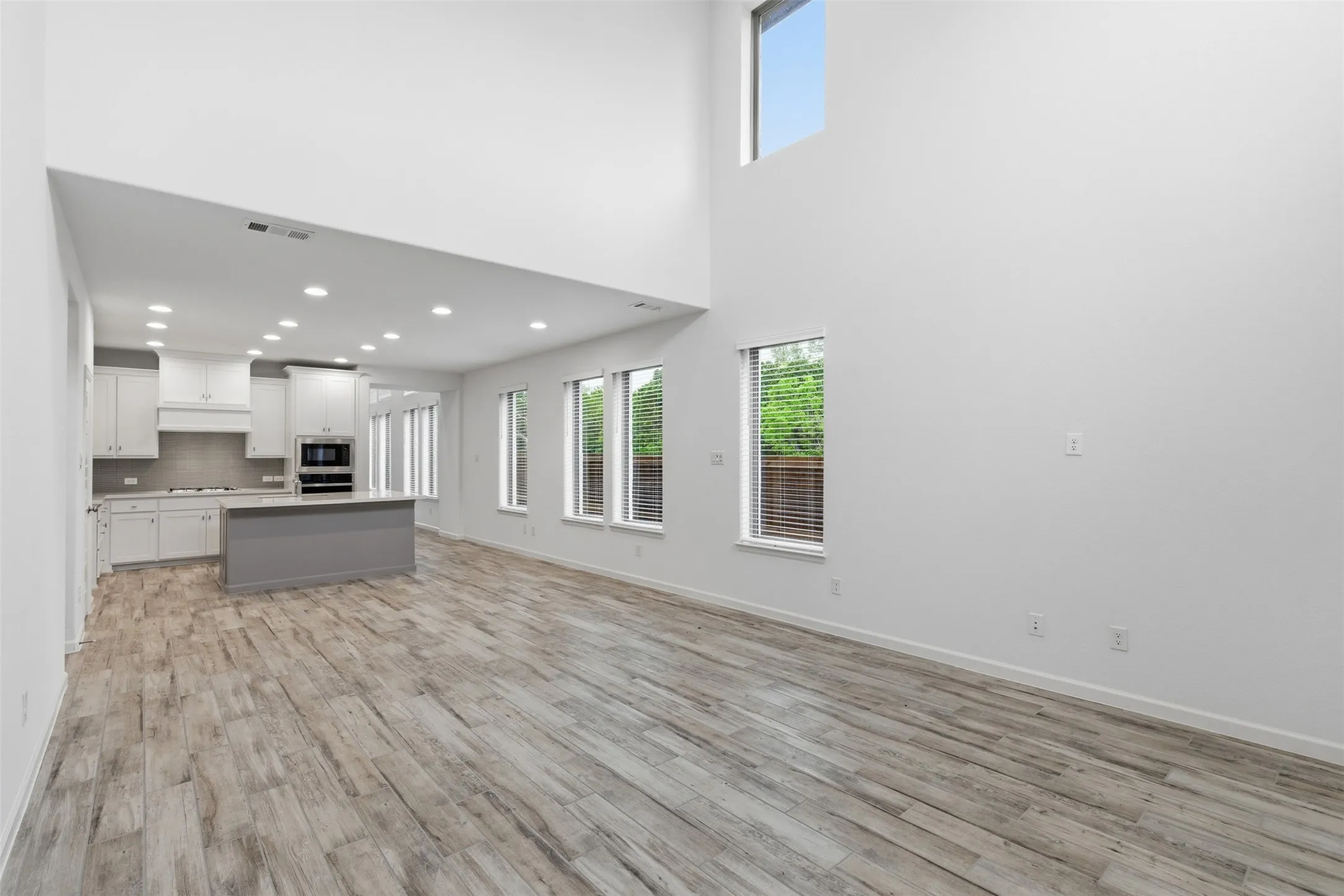 Single Family Residence For Rent in Denton County , 9344 Buckeye Bend, Little Elm, Texas 75068, 4 Bedroom, 3 Bathroom, 2 Garage spaces, 2,500 Sqft, built in 2024, mls#21337985, Real Estate Agent in Little Elm, Homes For Rent in Denton county, Homes For Rent in Little Elm, Realtor in Little Elm Texas, Real Estate Brokerage Independent Realty Texas, Luminita Cordes Realtor