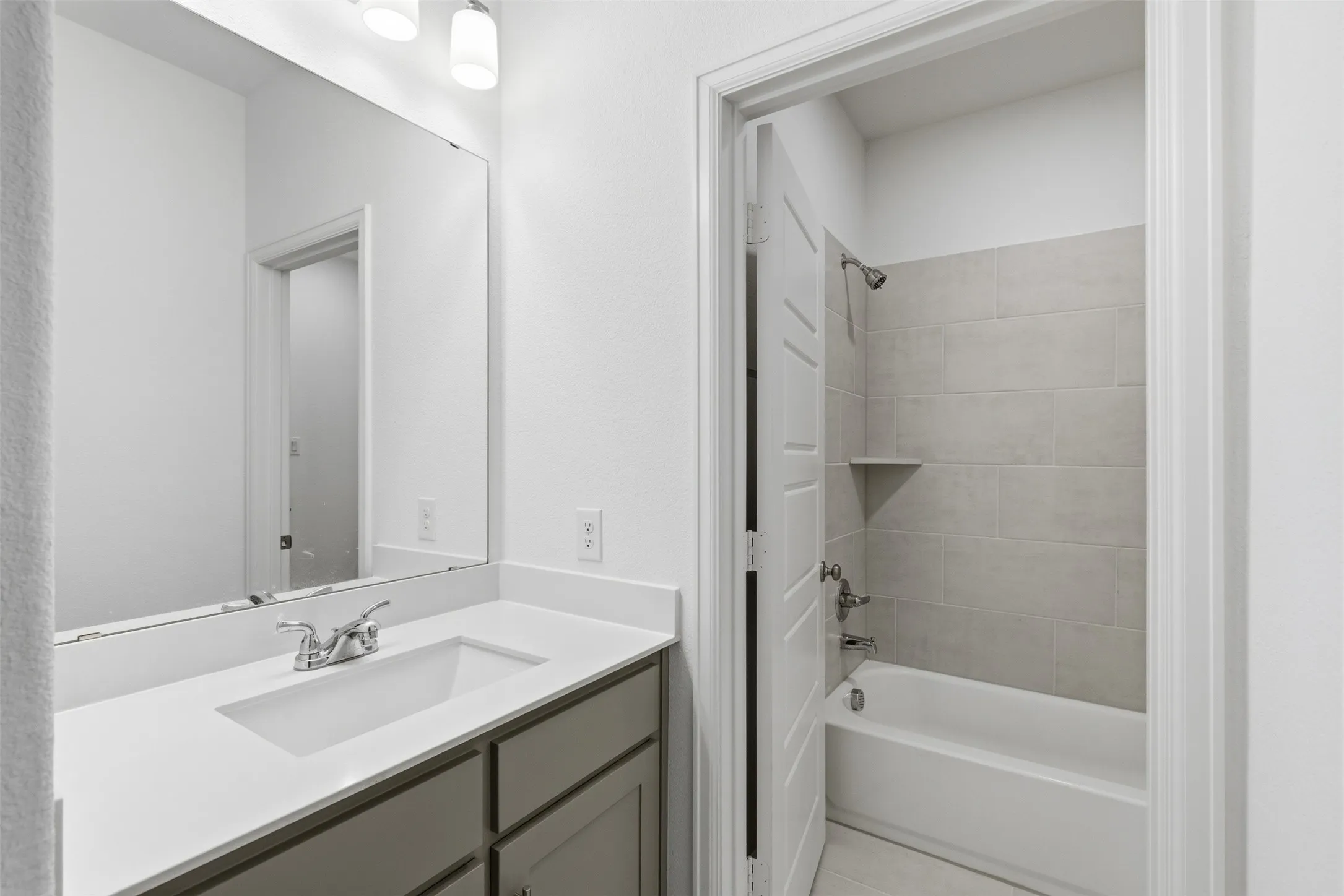 Single Family Residence For Rent in Denton County , 9344 Buckeye Bend, Little Elm, Texas 75068, 4 Bedroom, 3 Bathroom, 2 Garage spaces, 2,500 Sqft, built in 2024, mls#21337985, Real Estate Agent in Little Elm, Homes For Rent in Denton county, Homes For Rent in Little Elm, Realtor in Little Elm Texas, Real Estate Brokerage Independent Realty Texas, Luminita Cordes Realtor