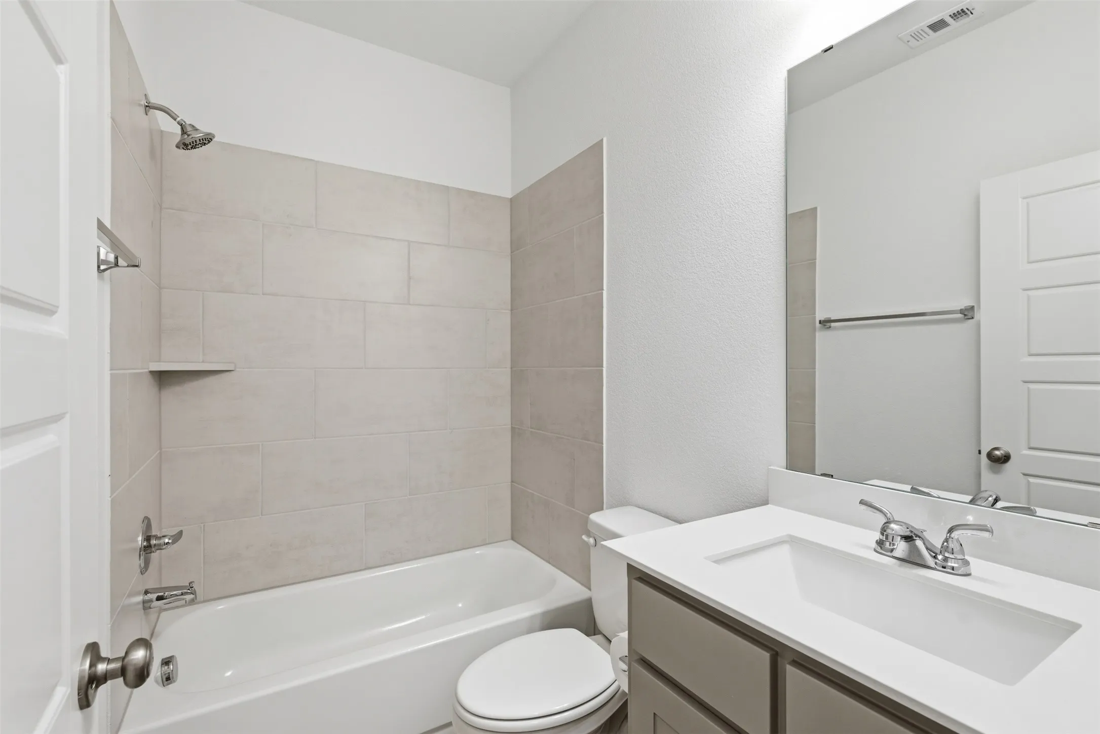 Single Family Residence For Rent in Denton County , 9344 Buckeye Bend, Little Elm, Texas 75068, 4 Bedroom, 3 Bathroom, 2 Garage spaces, 2,500 Sqft, built in 2024, mls#21337985, Real Estate Agent in Little Elm, Homes For Rent in Denton county, Homes For Rent in Little Elm, Realtor in Little Elm Texas, Real Estate Brokerage Independent Realty Texas, Luminita Cordes Realtor
