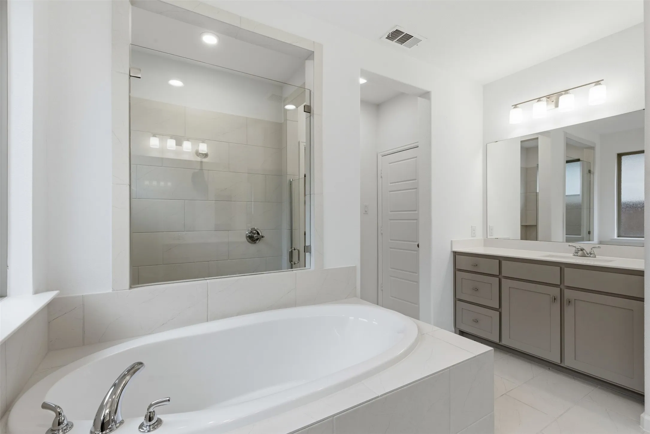Single Family Residence For Rent in Denton County , 9344 Buckeye Bend, Little Elm, Texas 75068, 4 Bedroom, 3 Bathroom, 2 Garage spaces, 2,500 Sqft, built in 2024, mls#21337985, Real Estate Agent in Little Elm, Homes For Rent in Denton county, Homes For Rent in Little Elm, Realtor in Little Elm Texas, Real Estate Brokerage Independent Realty Texas, Luminita Cordes Realtor