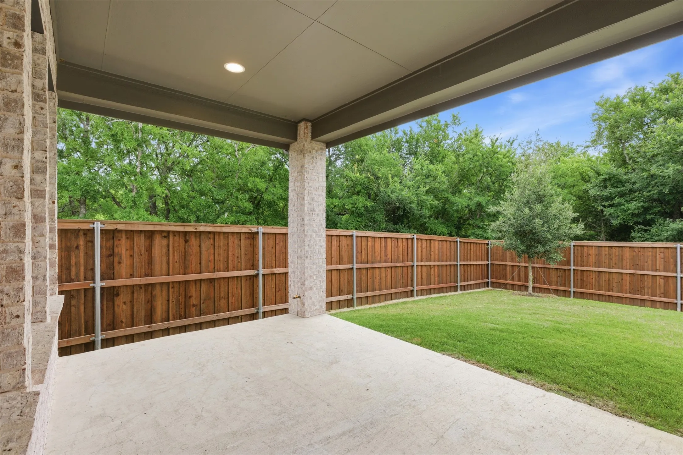Single Family Residence For Rent in Denton County , 9344 Buckeye Bend, Little Elm, Texas 75068, 4 Bedroom, 3 Bathroom, 2 Garage spaces, 2,500 Sqft, built in 2024, mls#21337985, Real Estate Agent in Little Elm, Homes For Rent in Denton county, Homes For Rent in Little Elm, Realtor in Little Elm Texas, Real Estate Brokerage Independent Realty Texas, Luminita Cordes Realtor