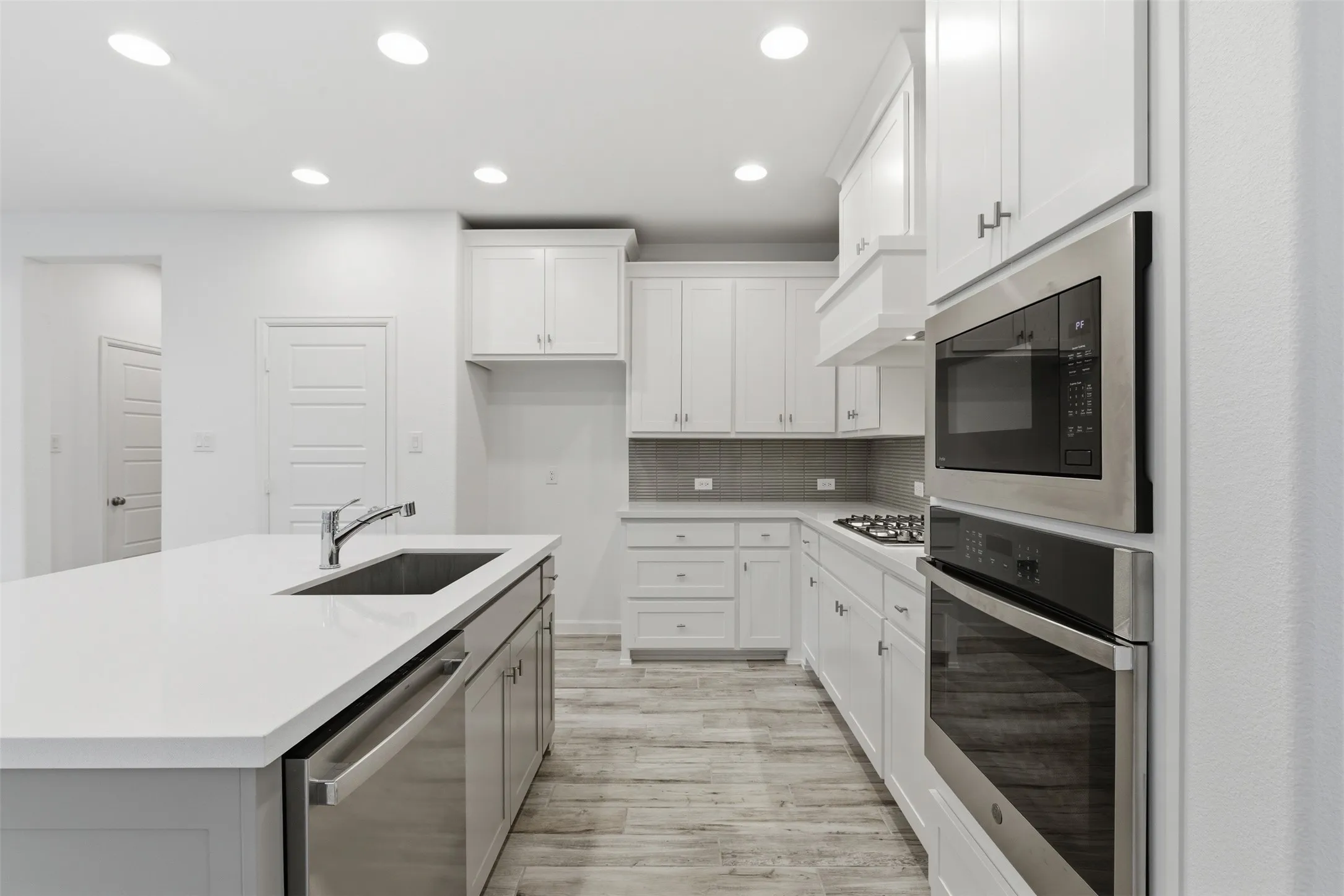 Single Family Residence For Rent in Denton County , 9344 Buckeye Bend, Little Elm, Texas 75068, 4 Bedroom, 3 Bathroom, 2 Garage spaces, 2,500 Sqft, built in 2024, mls#21337985, Real Estate Agent in Little Elm, Homes For Rent in Denton county, Homes For Rent in Little Elm, Realtor in Little Elm Texas, Real Estate Brokerage Independent Realty Texas, Luminita Cordes Realtor
