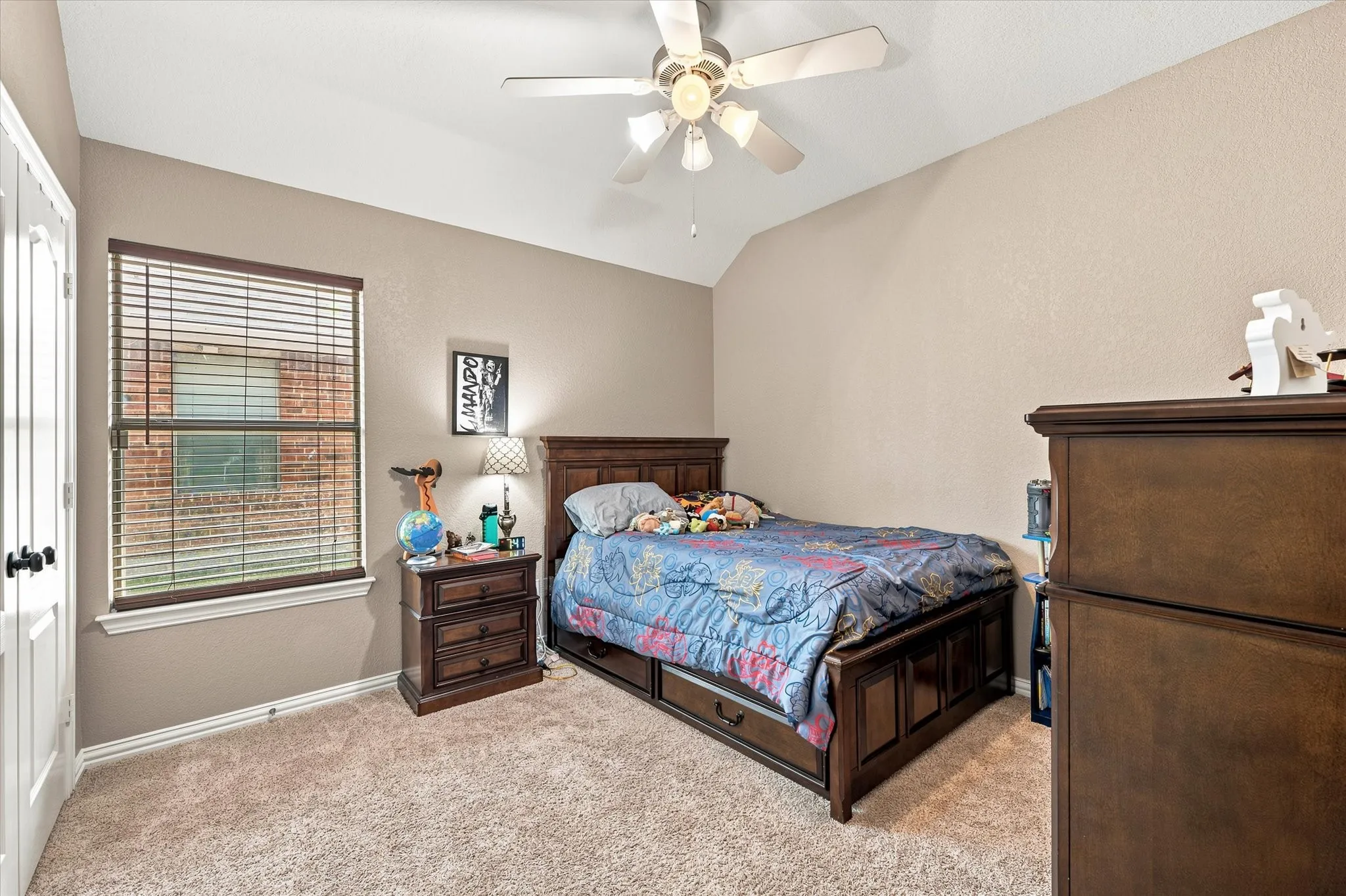 Single Family Residence For Sale in Ellis County , 6030 Cynthia Drive, Midlothian, Texas 76065, 4 Bedroom, 2 Bathroom, 2 Garage spaces, 2,117 Sqft, built in 2004, mls#21337649, Real Estate Agent in Midlothian, Homes For Sale in Ellis county, Homes For Sale in Midlothian, Realtor in Midlothian Texas, Real Estate Brokerage Independent Realty Texas, Luminita Cordes Realtor