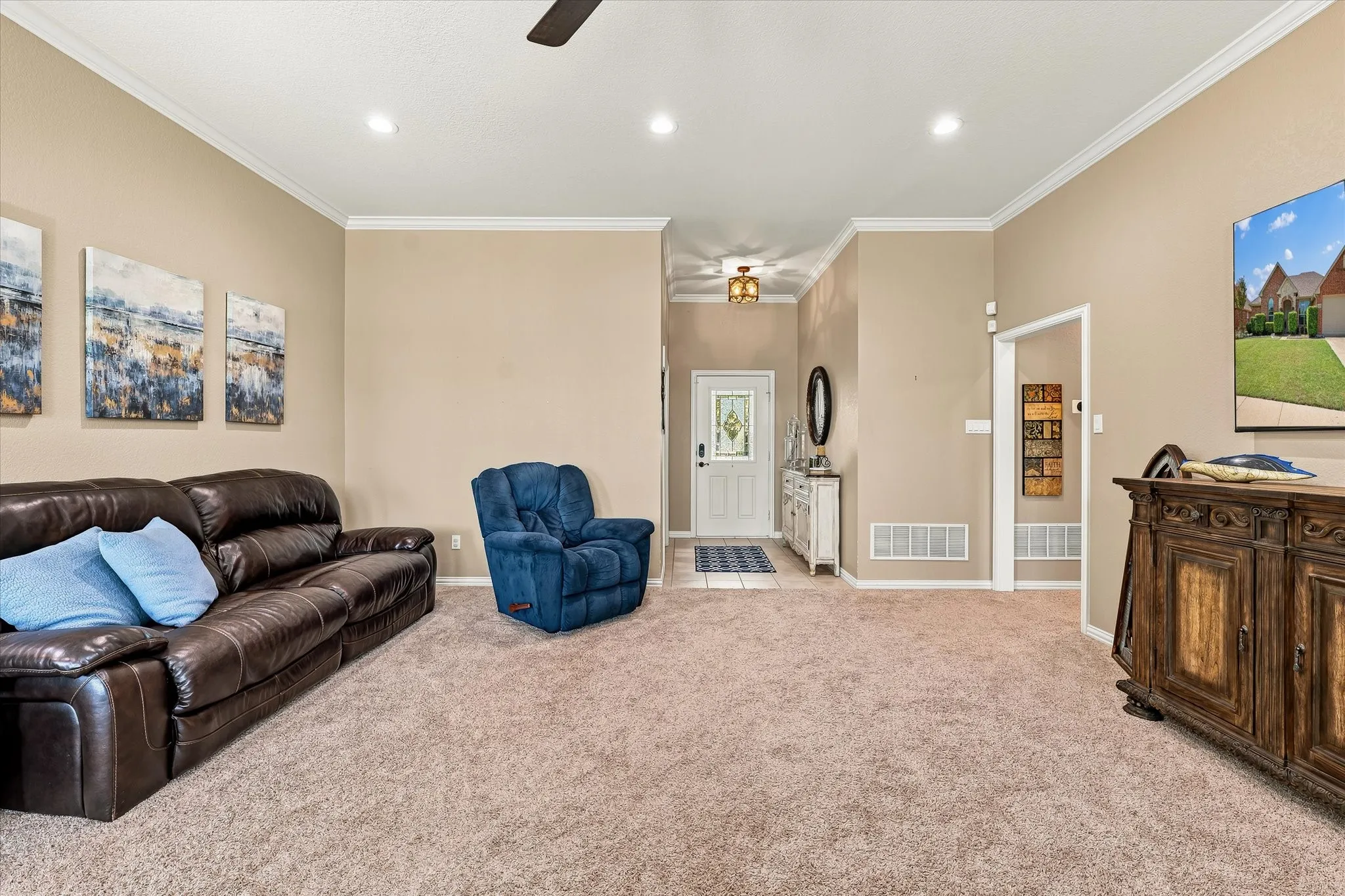 Single Family Residence For Sale in Ellis County , 6030 Cynthia Drive, Midlothian, Texas 76065, 4 Bedroom, 2 Bathroom, 2 Garage spaces, 2,117 Sqft, built in 2004, mls#21337649, Real Estate Agent in Midlothian, Homes For Sale in Ellis county, Homes For Sale in Midlothian, Realtor in Midlothian Texas, Real Estate Brokerage Independent Realty Texas, Luminita Cordes Realtor