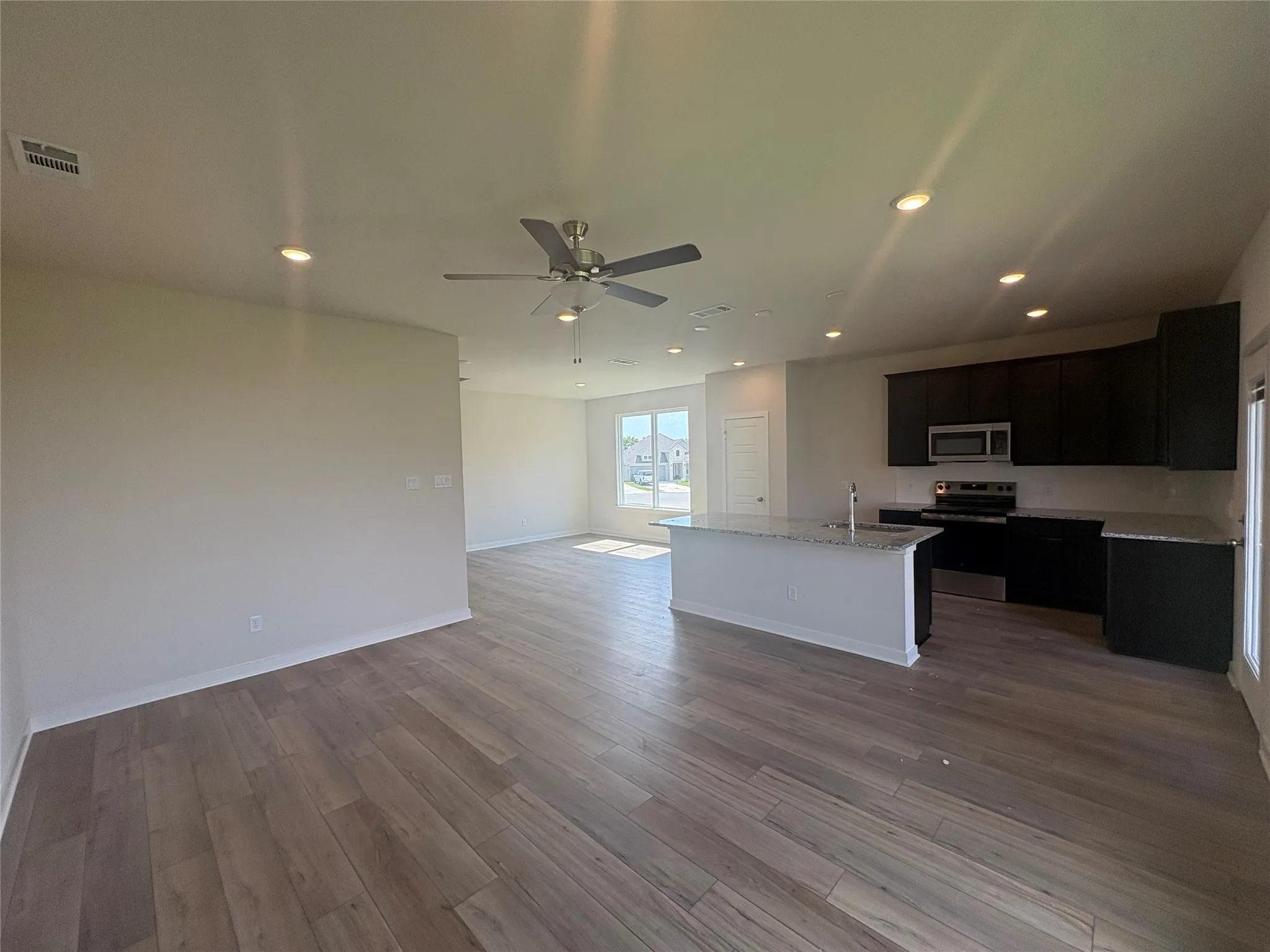 Single Family Residence For Sale in Mc Lennan County , 11533 Themis Court, Lorena, Texas 76655, 5 Bedroom, 4 Bathroom, 2 Garage spaces, 2,577 Sqft, built in 2026, mls#21338100, Real Estate Agent in Lorena, Homes For Sale in Mc Lennan county, Homes For Sale in Lorena, Realtor in Lorena Texas, Real Estate Brokerage Independent Realty Texas, Luminita Cordes Realtor