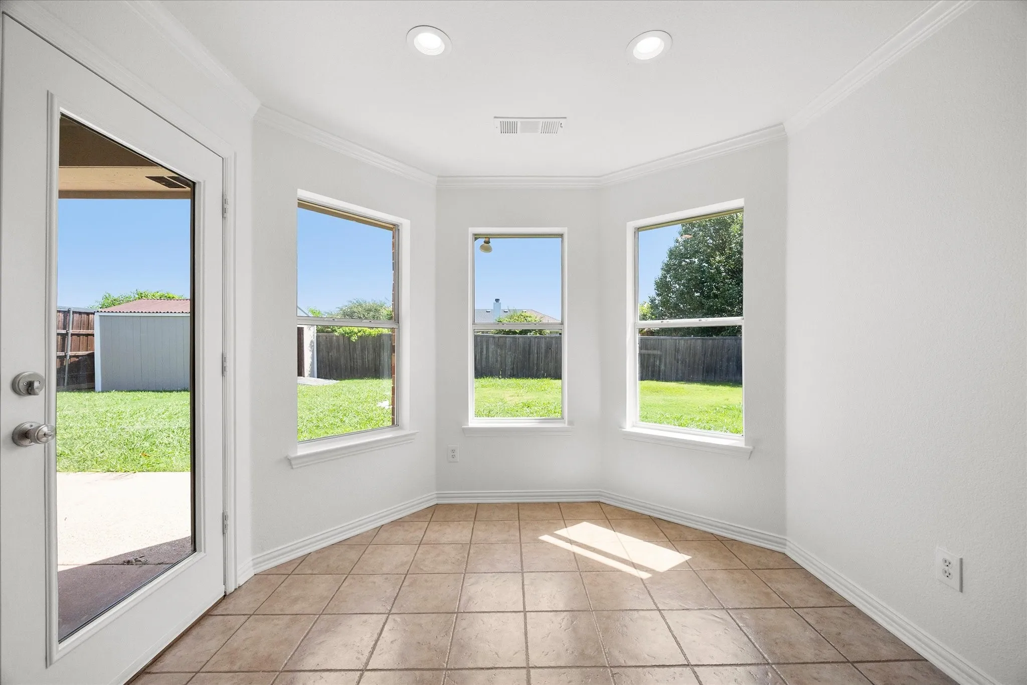 Single Family Residence For Sale in Kaufman County , 509 E Church Street, Forney, Texas 75126, 3 Bedroom, 2 Bathroom, 2 Garage spaces, 1,612 Sqft, built in 2002, mls#21337951, Real Estate Agent in Forney, Homes For Sale in Kaufman county, Homes For Sale in Forney, Realtor in Forney Texas, Real Estate Brokerage Independent Realty Texas, Luminita Cordes Realtor