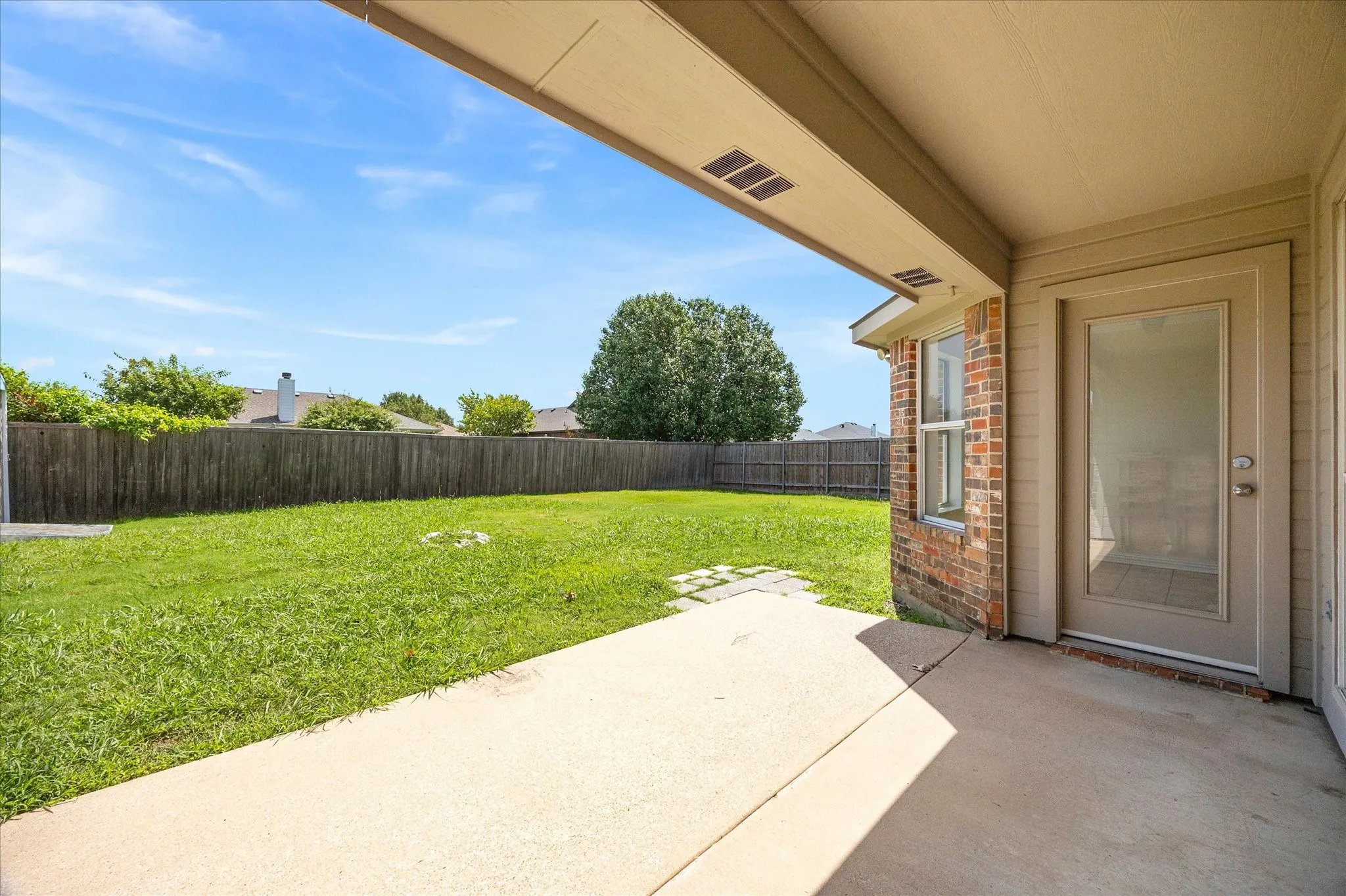 Single Family Residence For Sale in Kaufman County , 509 E Church Street, Forney, Texas 75126, 3 Bedroom, 2 Bathroom, 2 Garage spaces, 1,612 Sqft, built in 2002, mls#21337951, Real Estate Agent in Forney, Homes For Sale in Kaufman county, Homes For Sale in Forney, Realtor in Forney Texas, Real Estate Brokerage Independent Realty Texas, Luminita Cordes Realtor