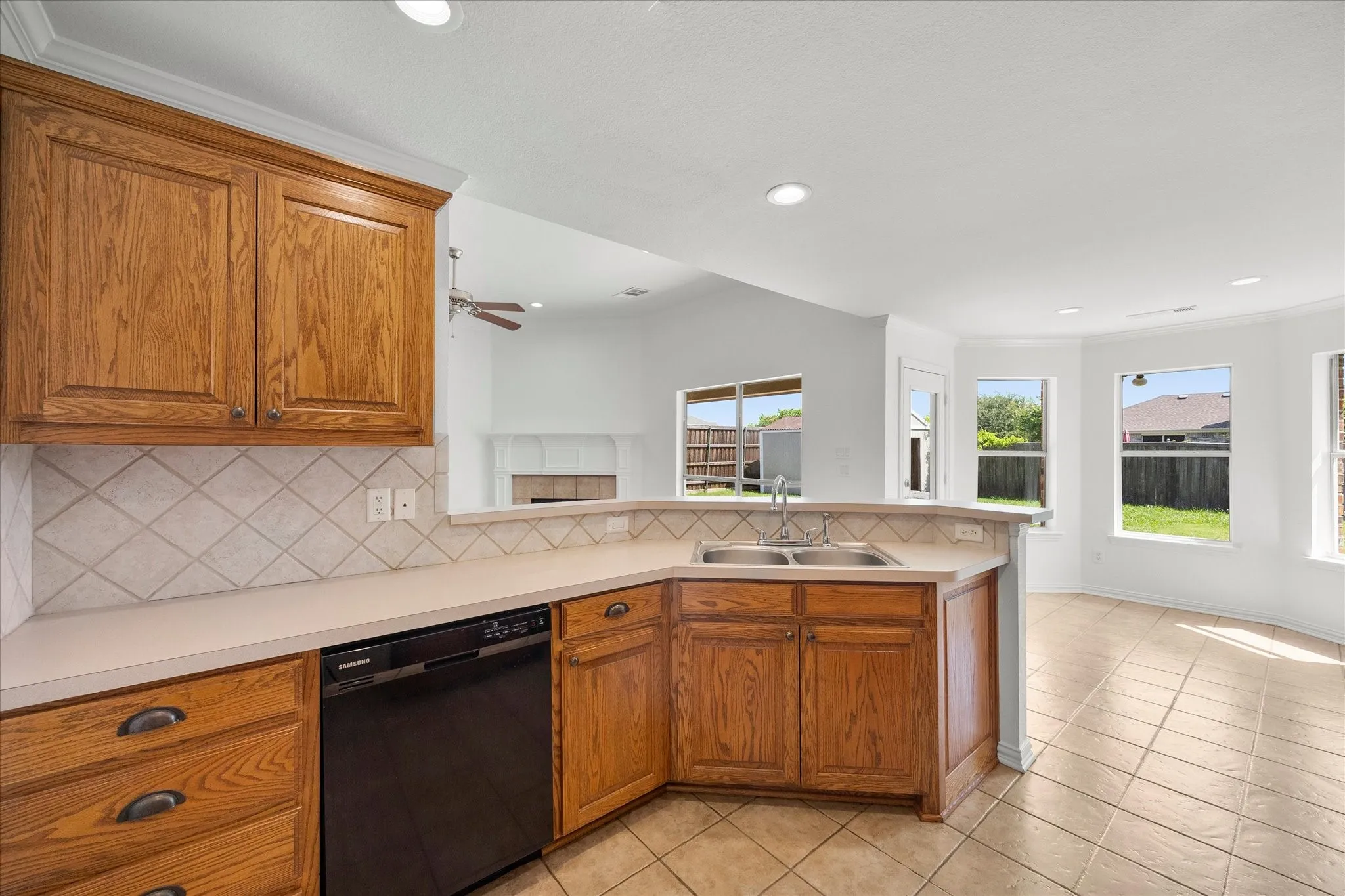 Single Family Residence For Sale in Kaufman County , 509 E Church Street, Forney, Texas 75126, 3 Bedroom, 2 Bathroom, 2 Garage spaces, 1,612 Sqft, built in 2002, mls#21337951, Real Estate Agent in Forney, Homes For Sale in Kaufman county, Homes For Sale in Forney, Realtor in Forney Texas, Real Estate Brokerage Independent Realty Texas, Luminita Cordes Realtor