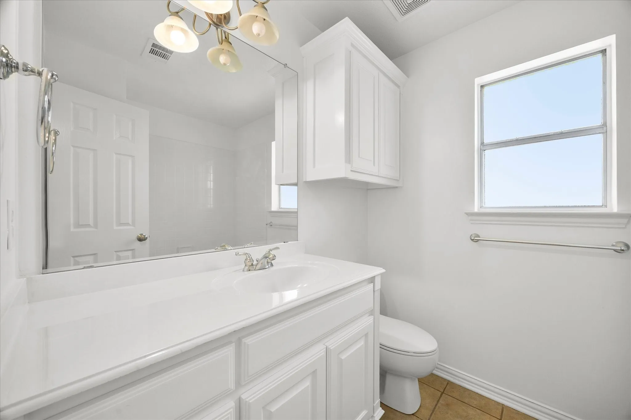 Single Family Residence For Sale in Kaufman County , 509 E Church Street, Forney, Texas 75126, 3 Bedroom, 2 Bathroom, 2 Garage spaces, 1,612 Sqft, built in 2002, mls#21337951, Real Estate Agent in Forney, Homes For Sale in Kaufman county, Homes For Sale in Forney, Realtor in Forney Texas, Real Estate Brokerage Independent Realty Texas, Luminita Cordes Realtor