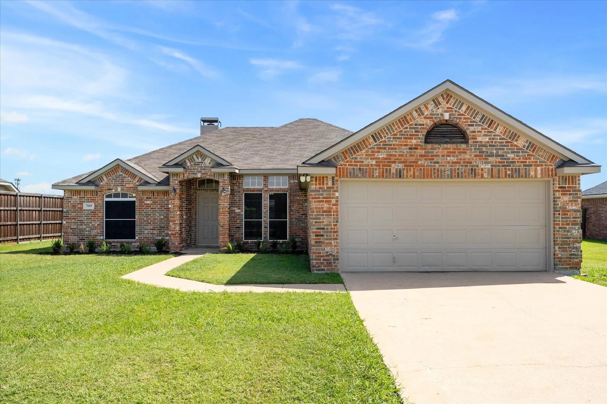 Single Family Residence For Sale in Kaufman County , 509 E Church Street, Forney, Texas 75126, 3 Bedroom, 2 Bathroom, 2 Garage spaces, 1,612 Sqft, built in 2002, mls#21337951, Real Estate Agent in Forney, Homes For Sale in Kaufman county, Homes For Sale in Forney, Realtor in Forney Texas, Real Estate Brokerage Independent Realty Texas, Luminita Cordes Realtor