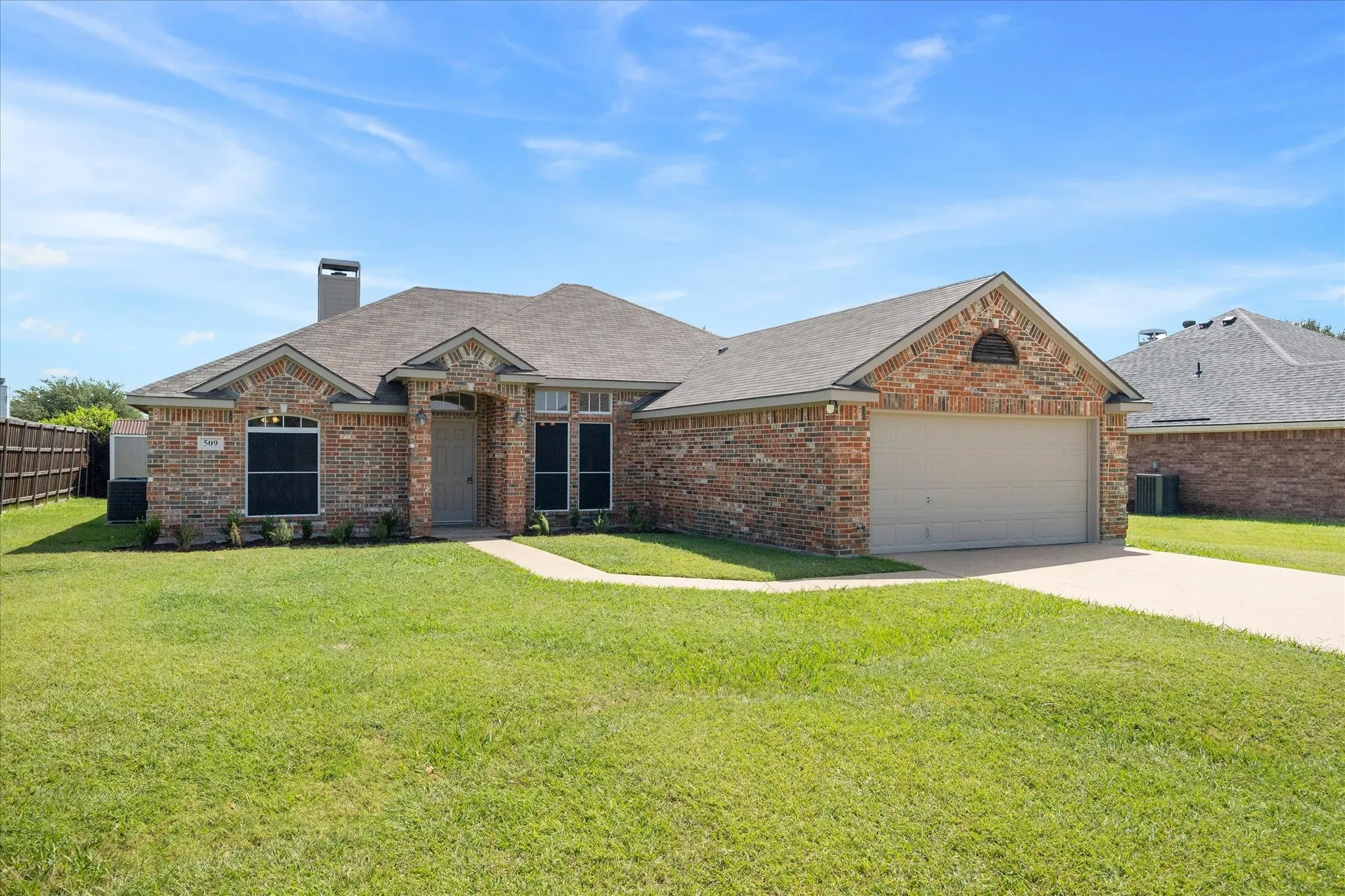 Single Family Residence For Sale in Kaufman County , 509 E Church Street, Forney, Texas 75126, 3 Bedroom, 2 Bathroom, 2 Garage spaces, 1,612 Sqft, built in 2002, mls#21337951, Real Estate Agent in Forney, Homes For Sale in Kaufman county, Homes For Sale in Forney, Realtor in Forney Texas, Real Estate Brokerage Independent Realty Texas, Luminita Cordes Realtor