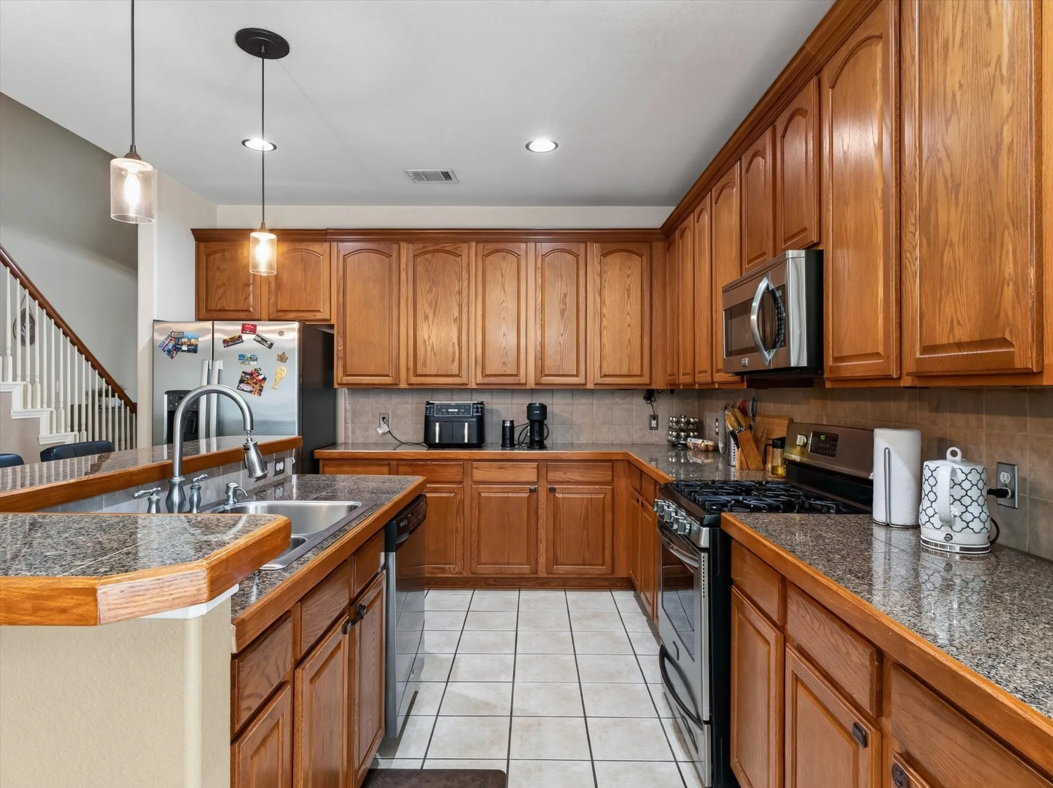 Single Family Residence For Rent in Collin County , 7912 Riverwalk Trail, Mc Kinney, Texas 75070, 4 Bedroom, 3 Bathroom, 2 Garage spaces, 2,547 Sqft, built in 2004, mls#21336039, Real Estate Agent in Mc Kinney, Homes For Rent in Collin county, Homes For Rent in Mc Kinney, Realtor in Mc Kinney Texas, Real Estate Brokerage Independent Realty Texas, Luminita Cordes Realtor