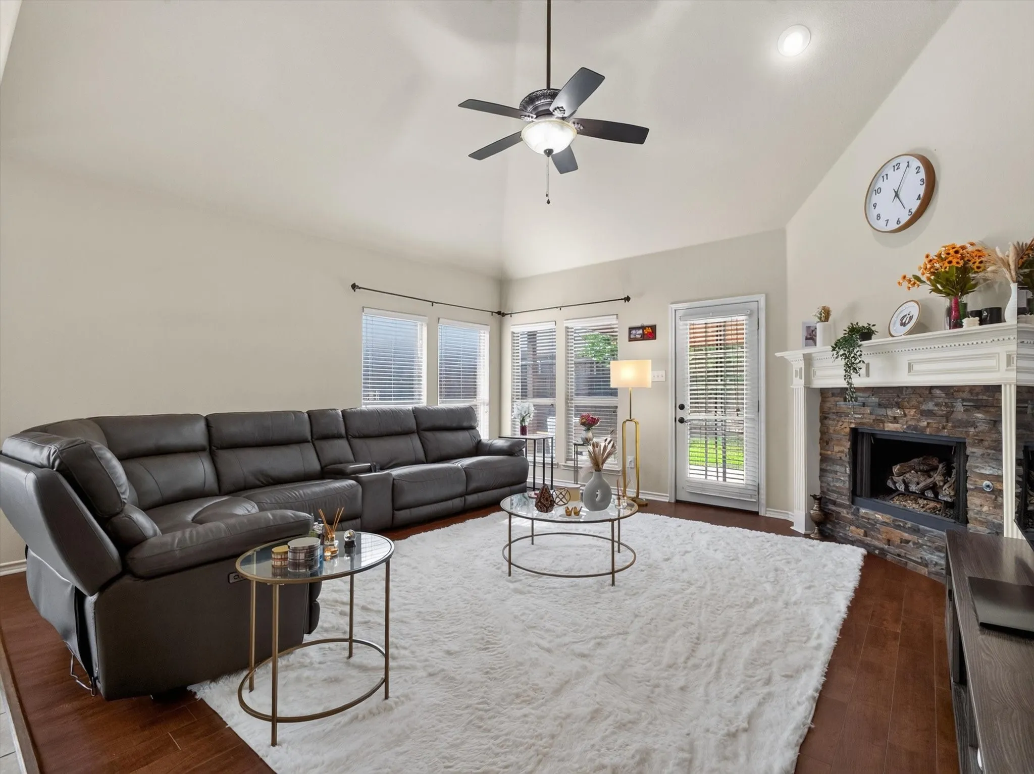 Single Family Residence For Rent in Collin County , 7912 Riverwalk Trail, Mc Kinney, Texas 75070, 4 Bedroom, 3 Bathroom, 2 Garage spaces, 2,547 Sqft, built in 2004, mls#21336039, Real Estate Agent in Mc Kinney, Homes For Rent in Collin county, Homes For Rent in Mc Kinney, Realtor in Mc Kinney Texas, Real Estate Brokerage Independent Realty Texas, Luminita Cordes Realtor