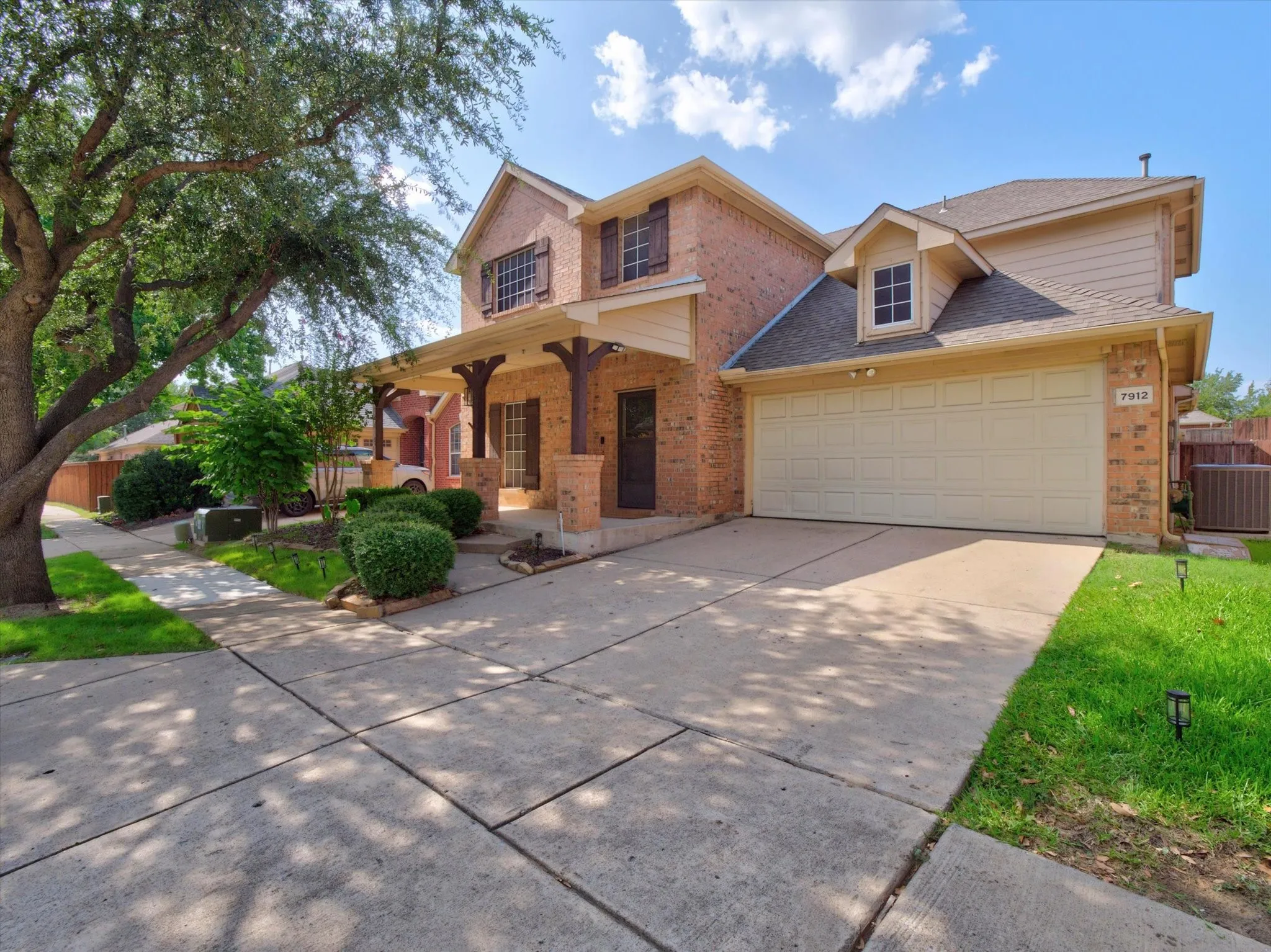 Single Family Residence For Rent in Collin County , 7912 Riverwalk Trail, Mc Kinney, Texas 75070, 4 Bedroom, 3 Bathroom, 2 Garage spaces, 2,547 Sqft, built in 2004, mls#21336039, Real Estate Agent in Mc Kinney, Homes For Rent in Collin county, Homes For Rent in Mc Kinney, Realtor in Mc Kinney Texas, Real Estate Brokerage Independent Realty Texas, Luminita Cordes Realtor