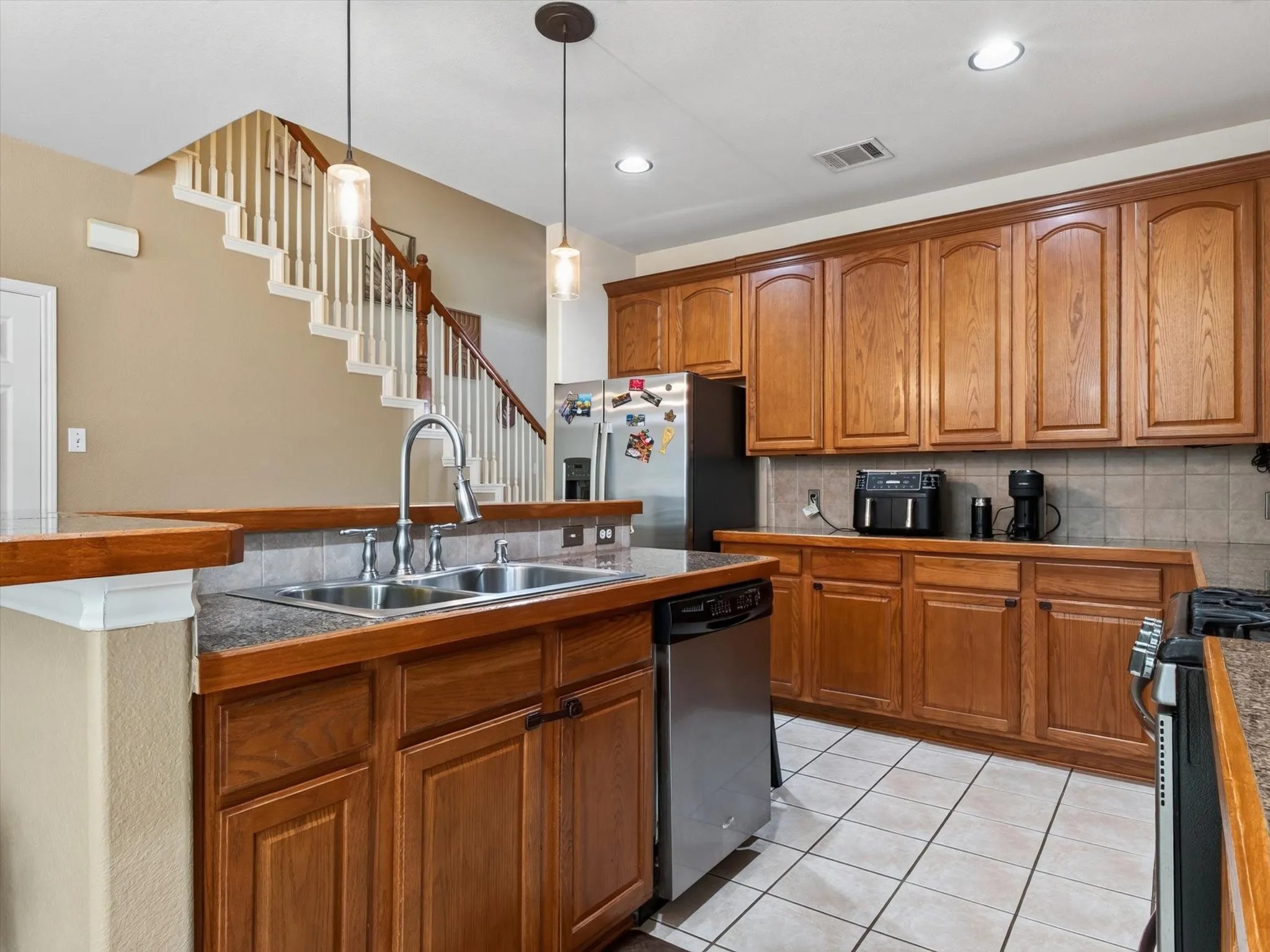 Single Family Residence For Rent in Collin County , 7912 Riverwalk Trail, Mc Kinney, Texas 75070, 4 Bedroom, 3 Bathroom, 2 Garage spaces, 2,547 Sqft, built in 2004, mls#21336039, Real Estate Agent in Mc Kinney, Homes For Rent in Collin county, Homes For Rent in Mc Kinney, Realtor in Mc Kinney Texas, Real Estate Brokerage Independent Realty Texas, Luminita Cordes Realtor