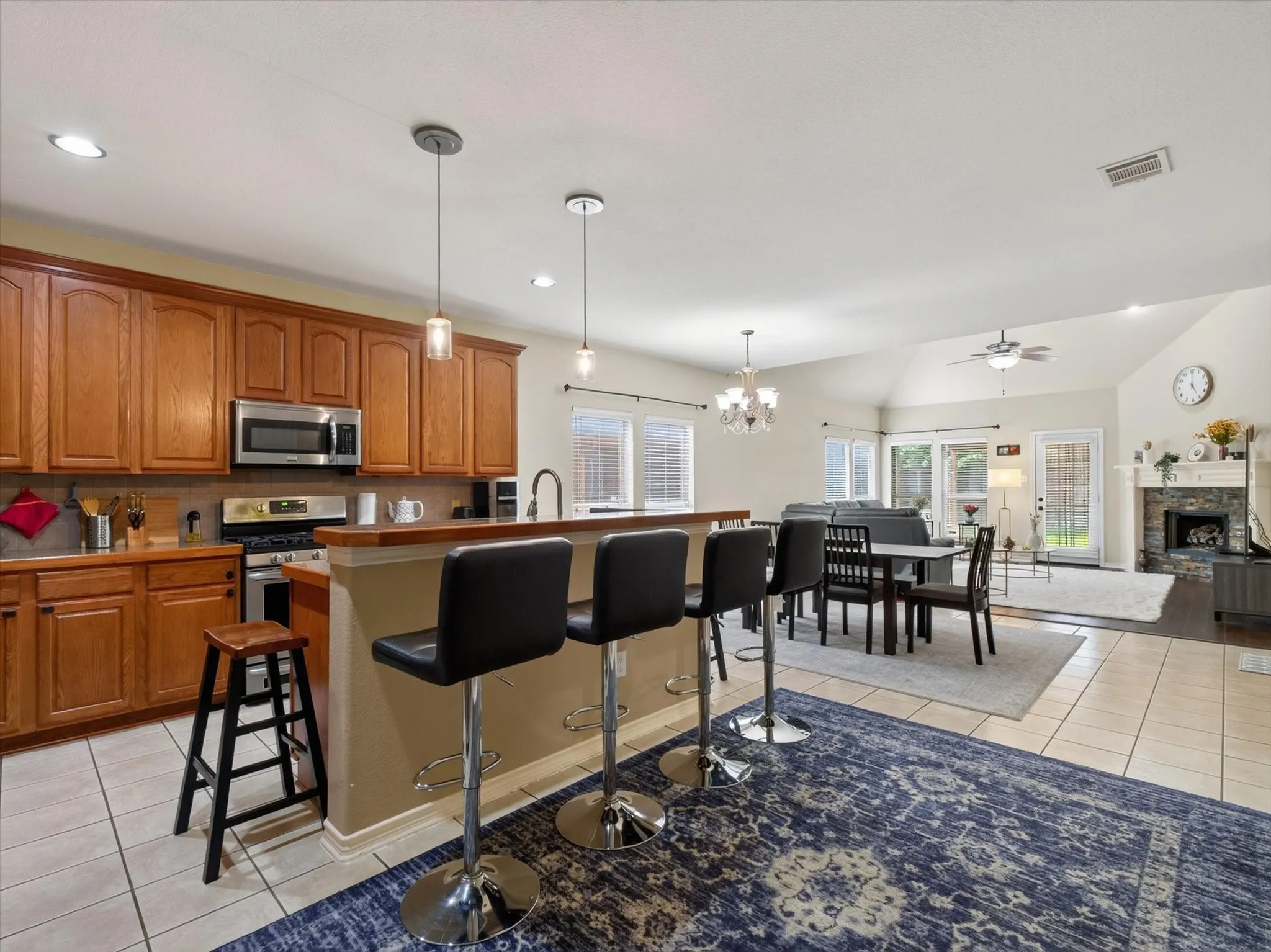 Single Family Residence For Rent in Collin County , 7912 Riverwalk Trail, Mc Kinney, Texas 75070, 4 Bedroom, 3 Bathroom, 2 Garage spaces, 2,547 Sqft, built in 2004, mls#21336039, Real Estate Agent in Mc Kinney, Homes For Rent in Collin county, Homes For Rent in Mc Kinney, Realtor in Mc Kinney Texas, Real Estate Brokerage Independent Realty Texas, Luminita Cordes Realtor