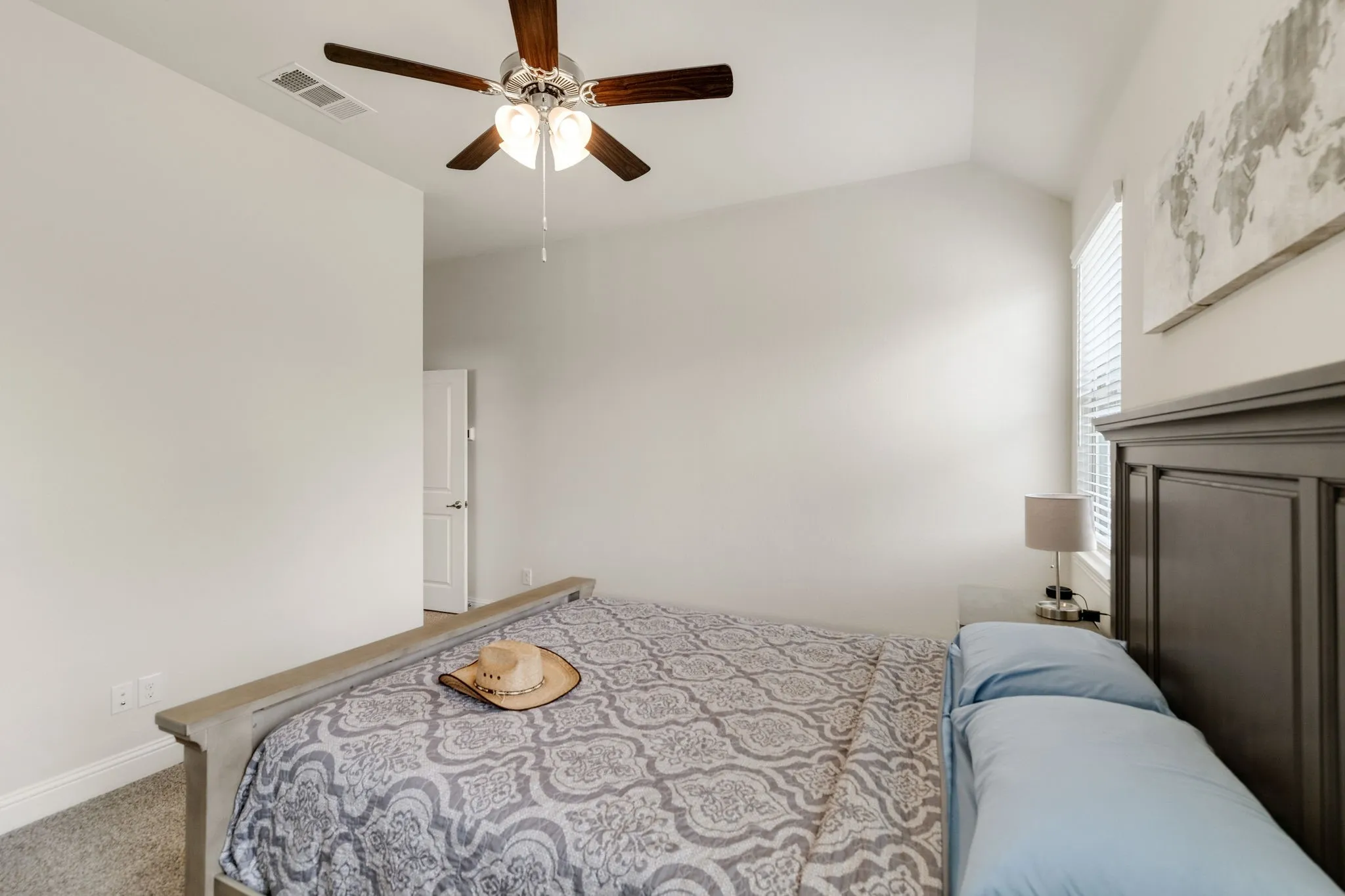 Single Family Residence For Sale in Denton County , 2717 Ainsworth Road, Aubrey, Texas 76227, 3 Bedroom, 2 Bathroom, 2 Garage spaces, 1,521 Sqft, built in 2019, mls#21335954, Real Estate Agent in Aubrey, Homes For Sale in Denton county, Homes For Sale in Aubrey, Realtor in Aubrey Texas, Real Estate Brokerage Independent Realty Texas, Luminita Cordes Realtor