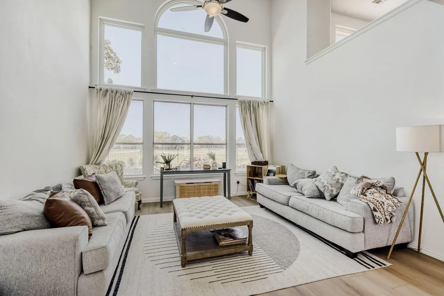 Single Family Residence For Sale in Dallas County , 9709 Fairway Vista Drive, Rowlett, Texas 75089, 4 Bedroom, 4 Bathroom, 3 Garage spaces, 3,967 Sqft, built in 2001, mls#21337725, Real Estate Agent in Rowlett, Homes For Sale in Dallas county, Homes For Sale in Rowlett, Realtor in Rowlett Texas, Real Estate Brokerage Independent Realty Texas, Luminita Cordes Realtor