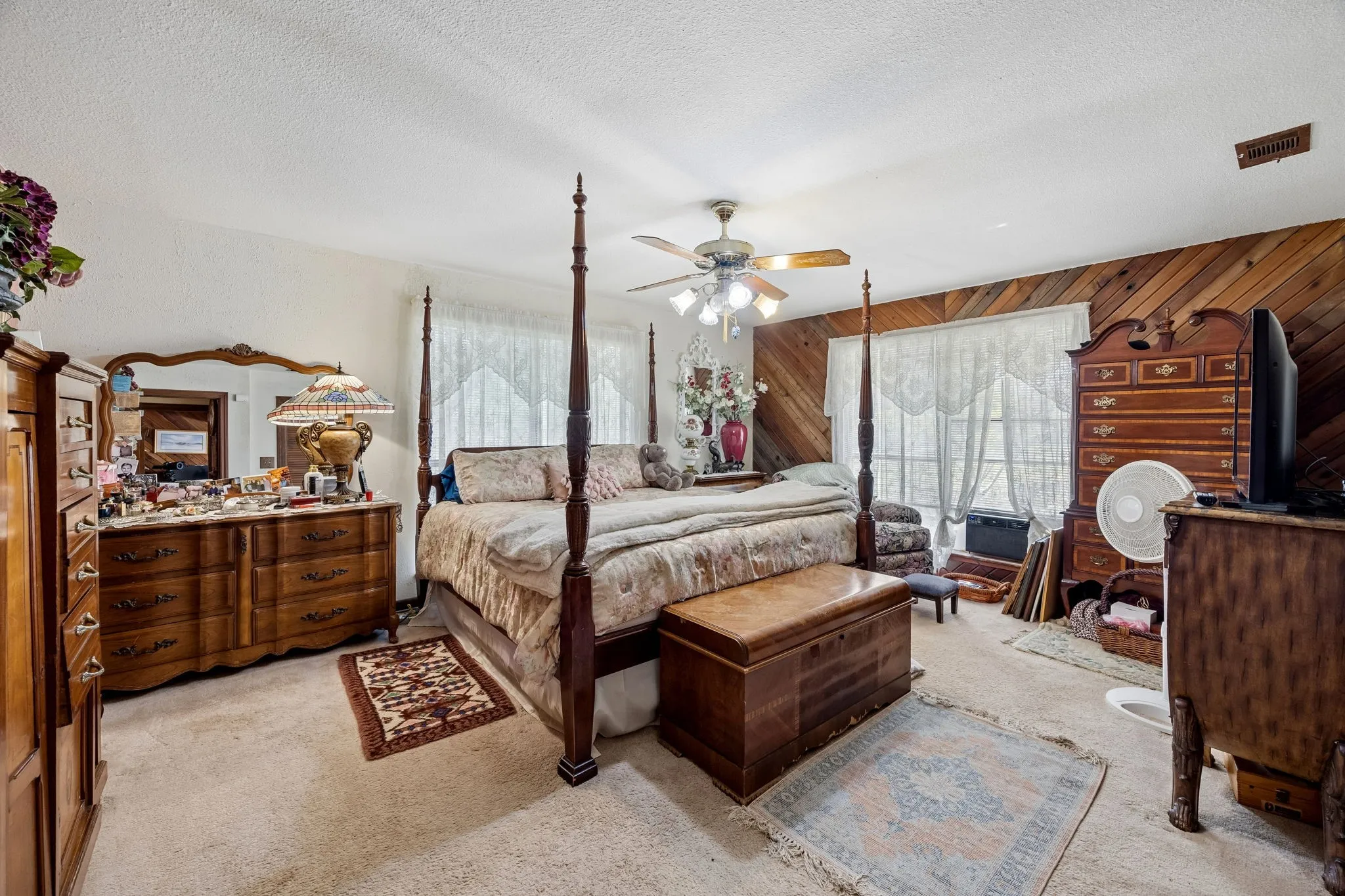Single Family Residence For Sale in Kaufman County , 8363 County Road 4095, Kaufman, Texas 75142, 4 Bedroom, 3 Bathroom, 5 Garage spaces, 2,397 Sqft, built in 1983, mls#21331095, Real Estate Agent in Kaufman, Homes For Sale in Kaufman county, Homes For Sale in Kaufman, Realtor in Kaufman Texas, Real Estate Brokerage Independent Realty Texas, Luminita Cordes Realtor