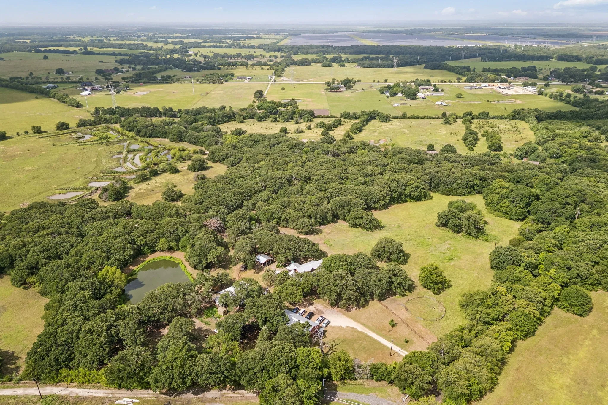 Single Family Residence For Sale in Kaufman County , 8363 County Road 4095, Kaufman, Texas 75142, 4 Bedroom, 3 Bathroom, 5 Garage spaces, 2,397 Sqft, built in 1983, mls#21331095, Real Estate Agent in Kaufman, Homes For Sale in Kaufman county, Homes For Sale in Kaufman, Realtor in Kaufman Texas, Real Estate Brokerage Independent Realty Texas, Luminita Cordes Realtor