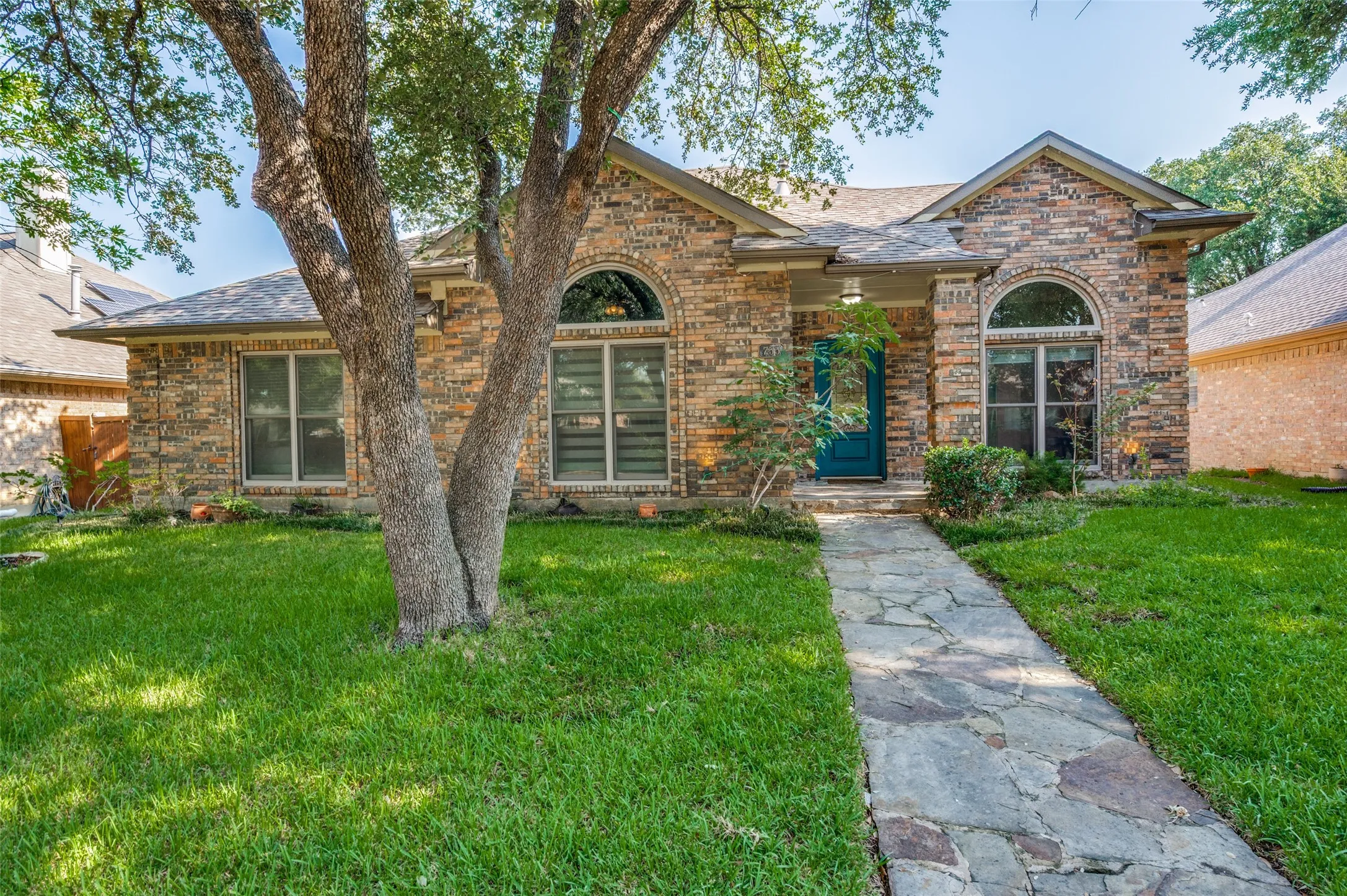 Single Family Residence For Sale in Dallas County , 755 Red River Trail, Irving, Texas 75063, 4 Bedroom, 3 Bathroom, 2 Garage spaces, 2,184 Sqft, built in 1986, mls#21336966, Real Estate Agent in Irving, Homes For Sale in Dallas county, Homes For Sale in Irving, Realtor in Irving Texas, Real Estate Brokerage Independent Realty Texas, Luminita Cordes Realtor