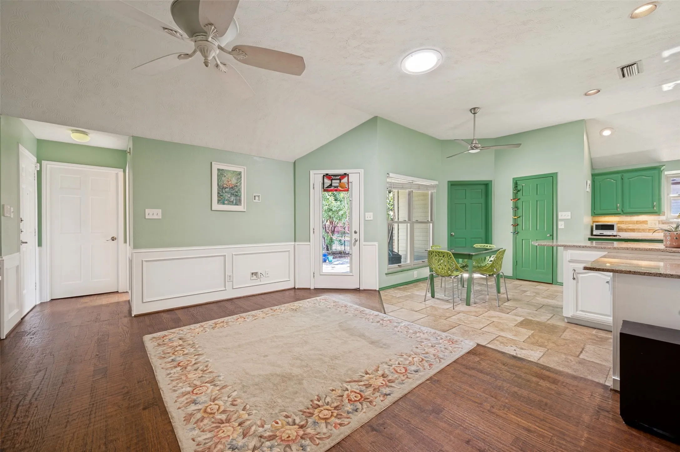 Single Family Residence For Sale in Dallas County , 755 Red River Trail, Irving, Texas 75063, 4 Bedroom, 3 Bathroom, 2 Garage spaces, 2,184 Sqft, built in 1986, mls#21336966, Real Estate Agent in Irving, Homes For Sale in Dallas county, Homes For Sale in Irving, Realtor in Irving Texas, Real Estate Brokerage Independent Realty Texas, Luminita Cordes Realtor