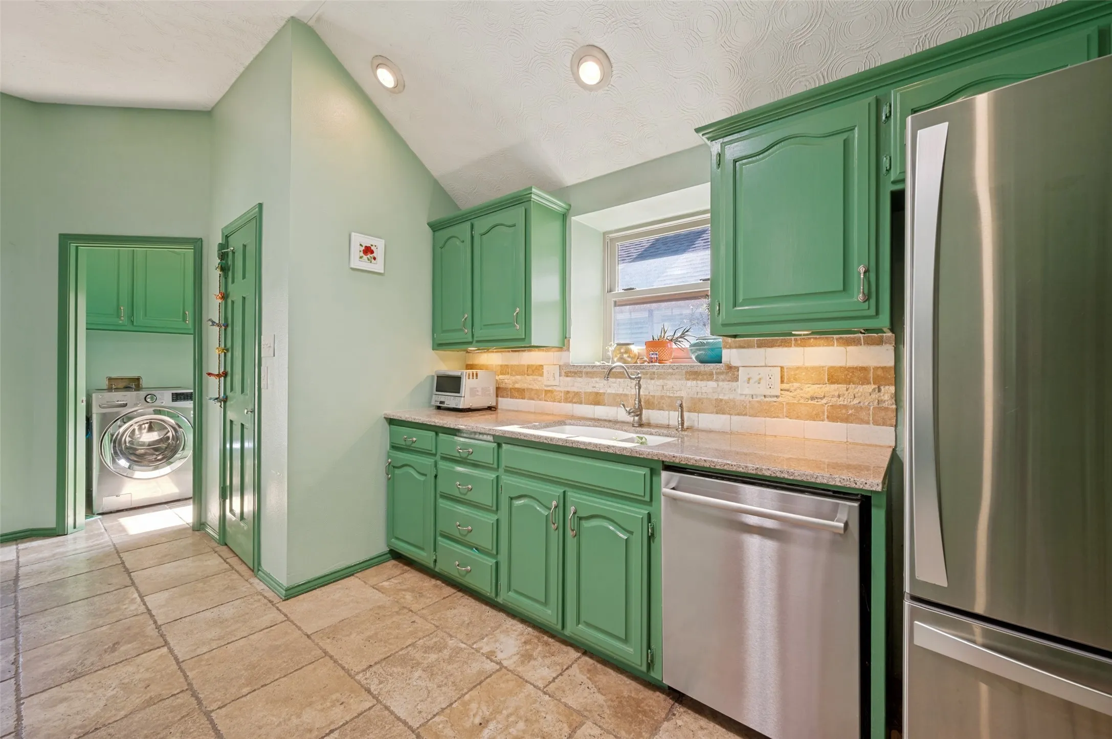 Single Family Residence For Sale in Dallas County , 755 Red River Trail, Irving, Texas 75063, 4 Bedroom, 3 Bathroom, 2 Garage spaces, 2,184 Sqft, built in 1986, mls#21336966, Real Estate Agent in Irving, Homes For Sale in Dallas county, Homes For Sale in Irving, Realtor in Irving Texas, Real Estate Brokerage Independent Realty Texas, Luminita Cordes Realtor