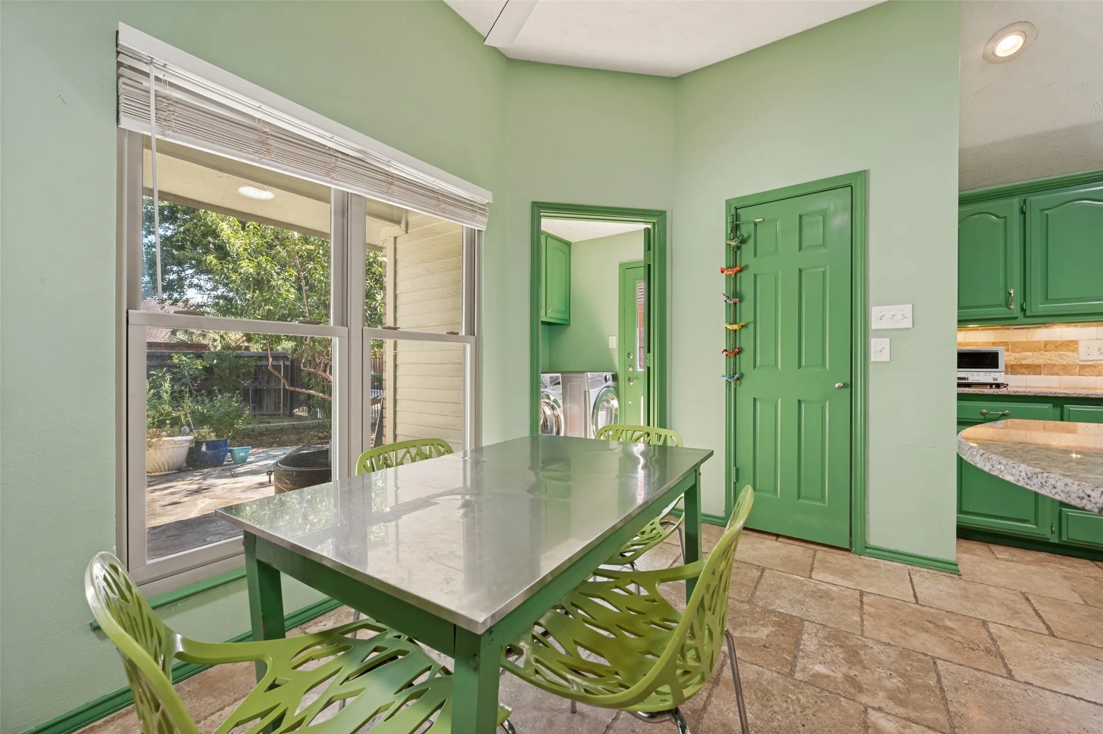 Single Family Residence For Sale in Dallas County , 755 Red River Trail, Irving, Texas 75063, 4 Bedroom, 3 Bathroom, 2 Garage spaces, 2,184 Sqft, built in 1986, mls#21336966, Real Estate Agent in Irving, Homes For Sale in Dallas county, Homes For Sale in Irving, Realtor in Irving Texas, Real Estate Brokerage Independent Realty Texas, Luminita Cordes Realtor