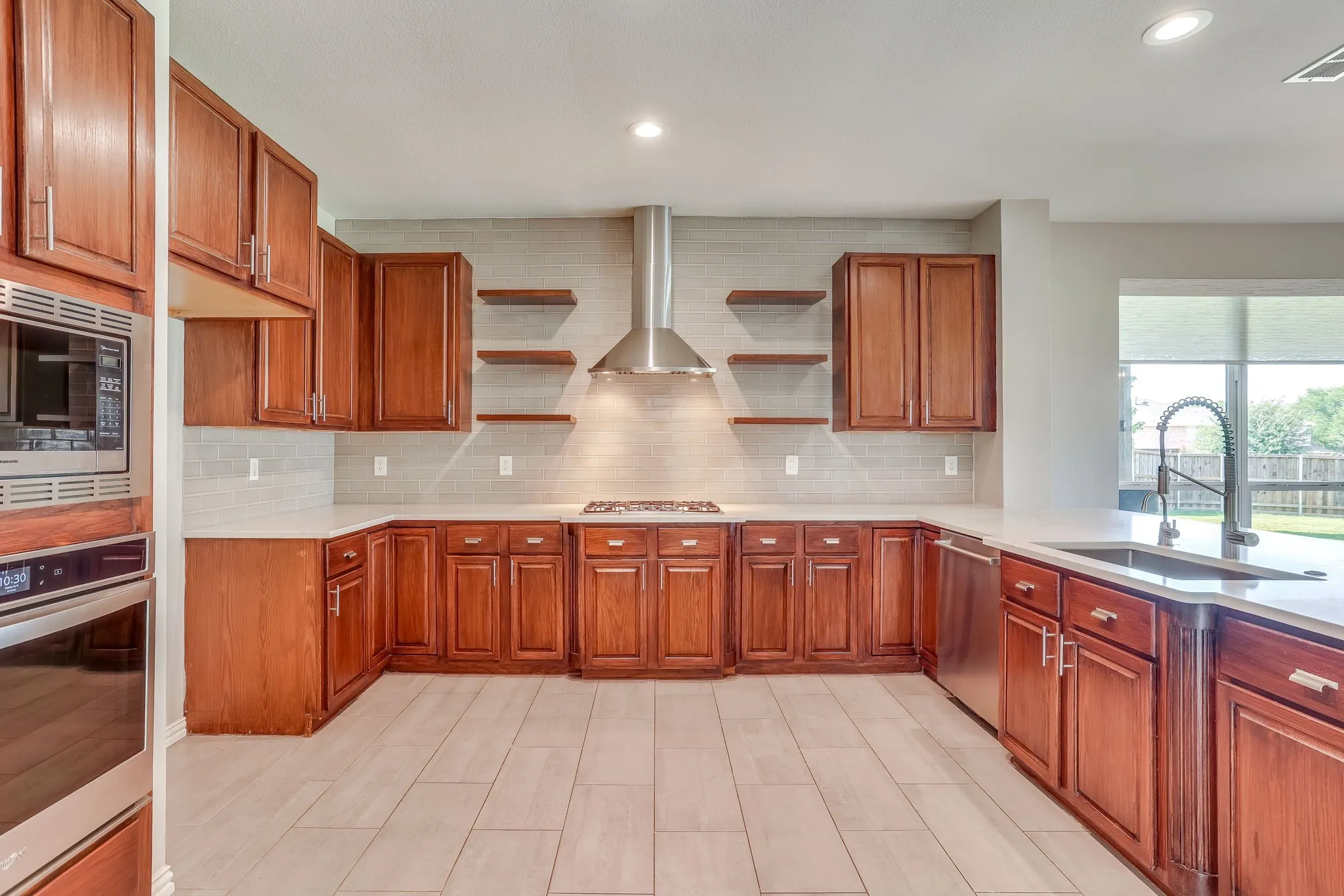 Single Family Residence For Sale in Denton County , 18 Hideaway Court, Trophy Club, Texas 76262, 4 Bedroom, 3 Bathroom, 3 Garage spaces, 3,585 Sqft, built in 2000, mls#21336523, Real Estate Agent in Trophy Club, Homes For Sale in Denton county, Homes For Sale in Trophy Club, Realtor in Trophy Club Texas, Real Estate Brokerage Independent Realty Texas, Luminita Cordes Realtor