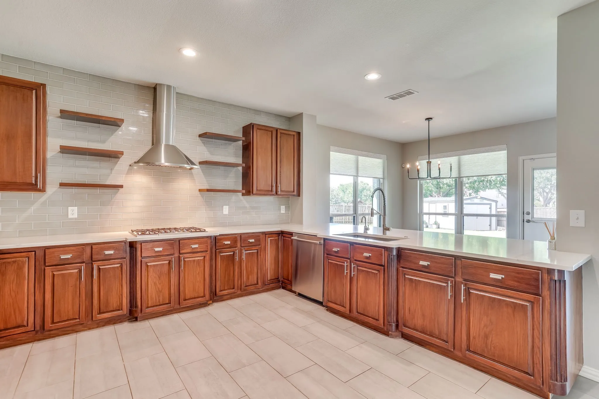 Single Family Residence For Sale in Denton County , 18 Hideaway Court, Trophy Club, Texas 76262, 4 Bedroom, 3 Bathroom, 3 Garage spaces, 3,585 Sqft, built in 2000, mls#21336523, Real Estate Agent in Trophy Club, Homes For Sale in Denton county, Homes For Sale in Trophy Club, Realtor in Trophy Club Texas, Real Estate Brokerage Independent Realty Texas, Luminita Cordes Realtor