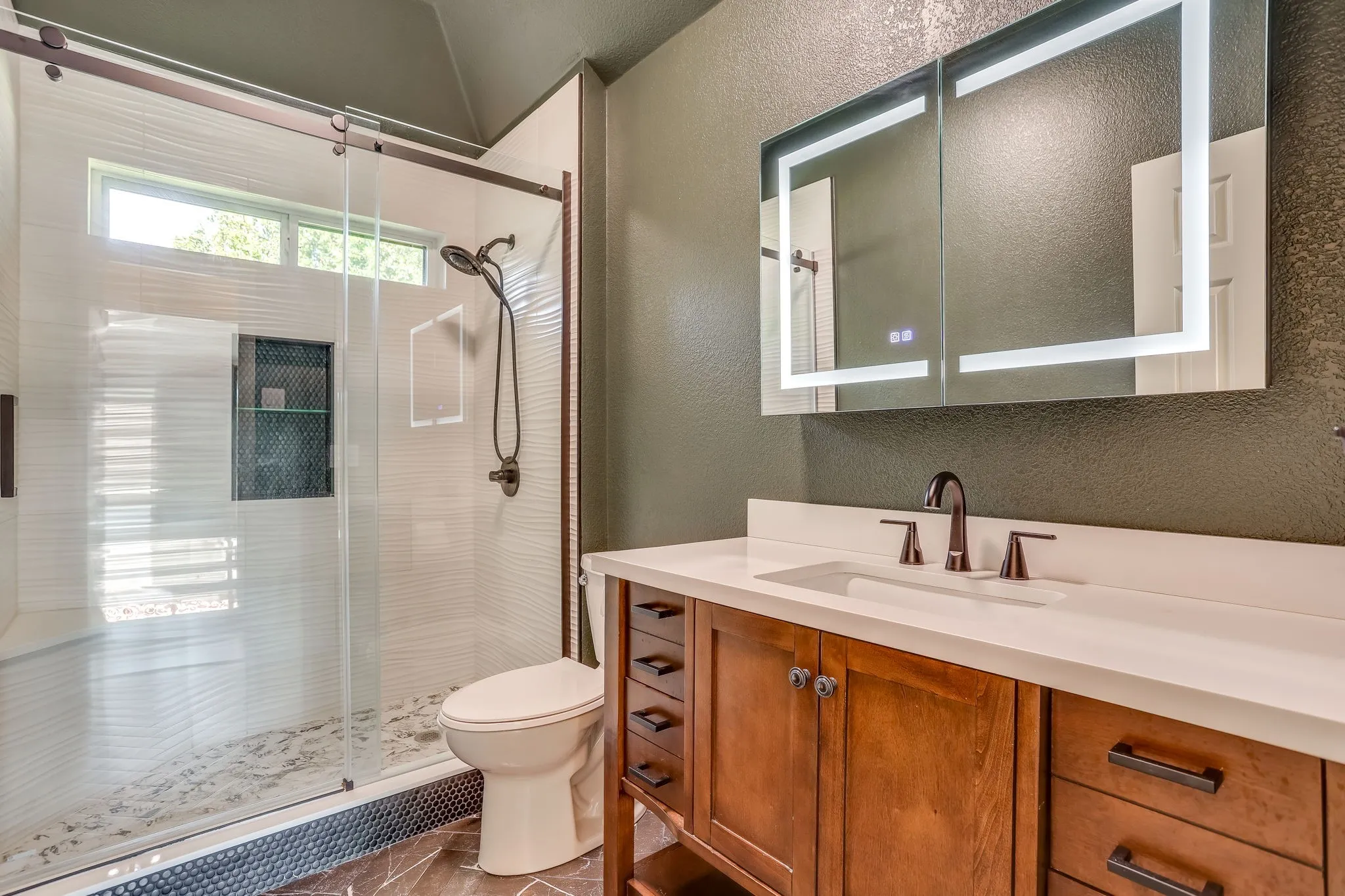 Single Family Residence For Sale in Denton County , 18 Hideaway Court, Trophy Club, Texas 76262, 4 Bedroom, 3 Bathroom, 3 Garage spaces, 3,585 Sqft, built in 2000, mls#21336523, Real Estate Agent in Trophy Club, Homes For Sale in Denton county, Homes For Sale in Trophy Club, Realtor in Trophy Club Texas, Real Estate Brokerage Independent Realty Texas, Luminita Cordes Realtor