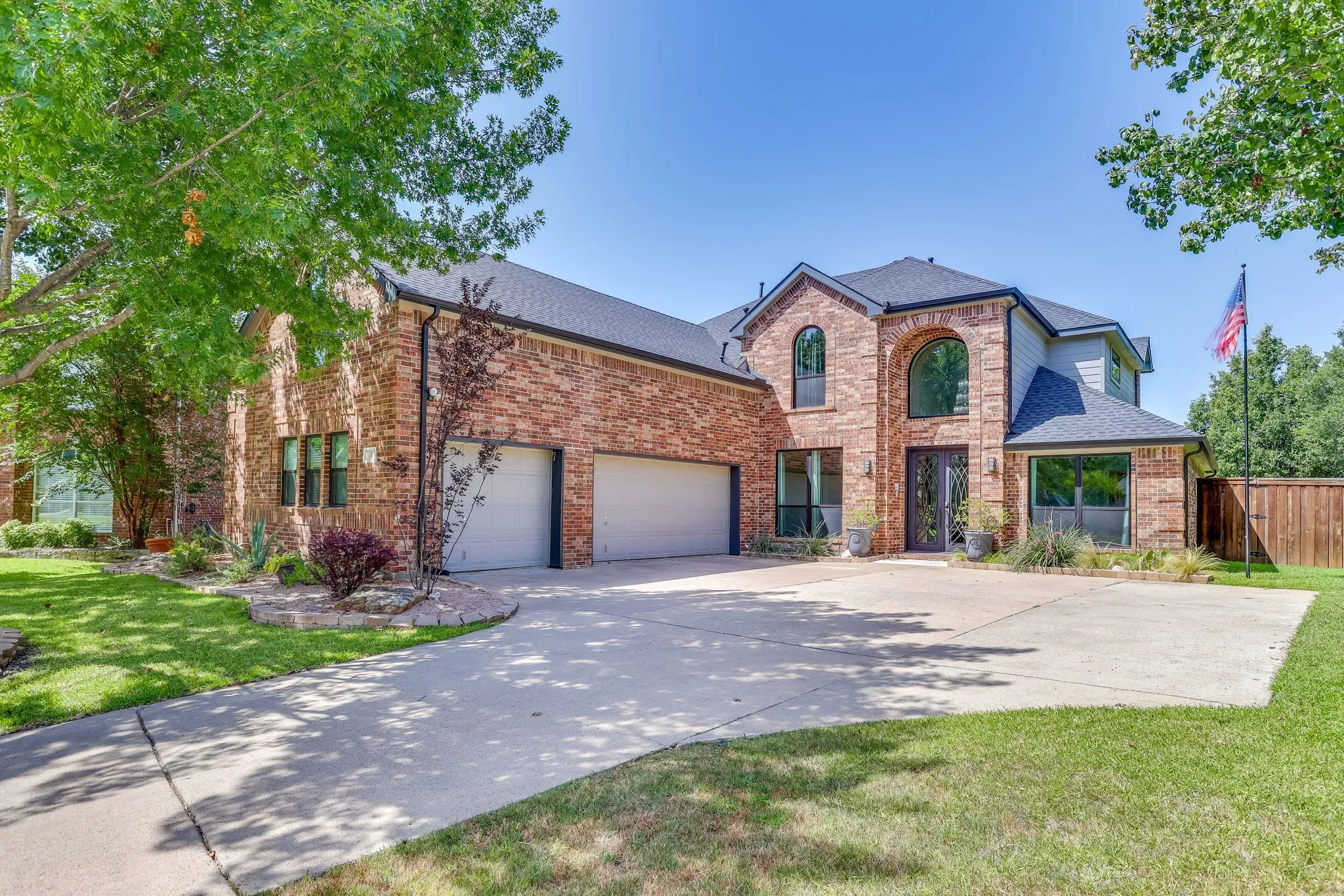 Single Family Residence For Sale in Denton County , 18 Hideaway Court, Trophy Club, Texas 76262, 4 Bedroom, 3 Bathroom, 3 Garage spaces, 3,585 Sqft, built in 2000, mls#21336523, Real Estate Agent in Trophy Club, Homes For Sale in Denton county, Homes For Sale in Trophy Club, Realtor in Trophy Club Texas, Real Estate Brokerage Independent Realty Texas, Luminita Cordes Realtor