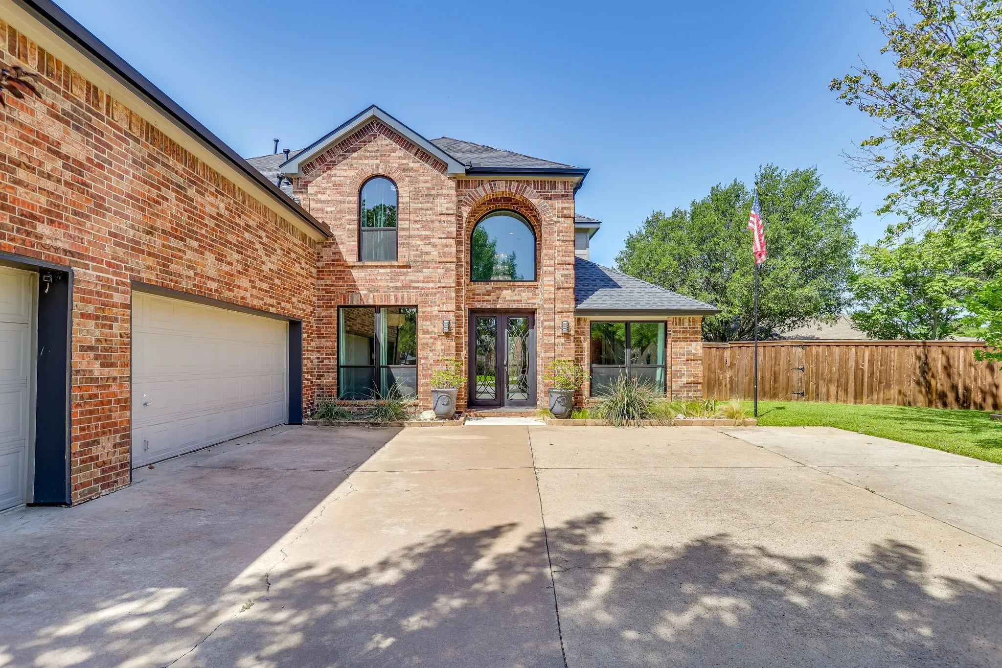 Single Family Residence For Sale in Denton County , 18 Hideaway Court, Trophy Club, Texas 76262, 4 Bedroom, 3 Bathroom, 3 Garage spaces, 3,585 Sqft, built in 2000, mls#21336523, Real Estate Agent in Trophy Club, Homes For Sale in Denton county, Homes For Sale in Trophy Club, Realtor in Trophy Club Texas, Real Estate Brokerage Independent Realty Texas, Luminita Cordes Realtor