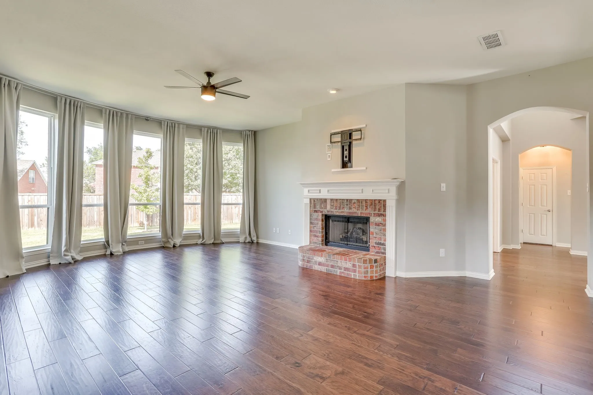 Single Family Residence For Sale in Denton County , 18 Hideaway Court, Trophy Club, Texas 76262, 4 Bedroom, 3 Bathroom, 3 Garage spaces, 3,585 Sqft, built in 2000, mls#21336523, Real Estate Agent in Trophy Club, Homes For Sale in Denton county, Homes For Sale in Trophy Club, Realtor in Trophy Club Texas, Real Estate Brokerage Independent Realty Texas, Luminita Cordes Realtor
