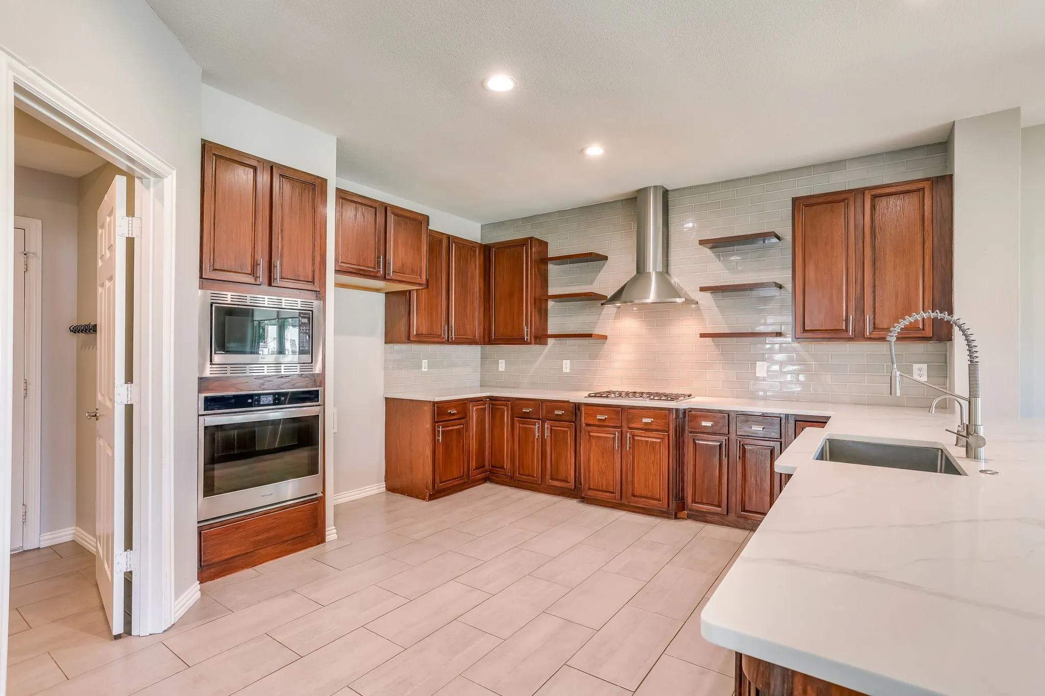 Single Family Residence For Sale in Denton County , 18 Hideaway Court, Trophy Club, Texas 76262, 4 Bedroom, 3 Bathroom, 3 Garage spaces, 3,585 Sqft, built in 2000, mls#21336523, Real Estate Agent in Trophy Club, Homes For Sale in Denton county, Homes For Sale in Trophy Club, Realtor in Trophy Club Texas, Real Estate Brokerage Independent Realty Texas, Luminita Cordes Realtor
