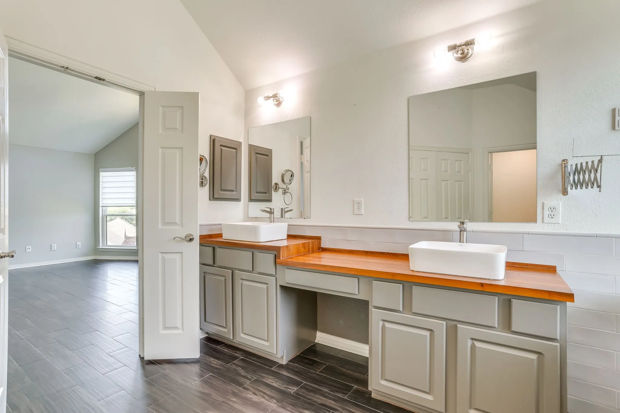 Single Family Residence For Sale in Denton County , 18 Hideaway Court, Trophy Club, Texas 76262, 4 Bedroom, 3 Bathroom, 3 Garage spaces, 3,585 Sqft, built in 2000, mls#21336523, Real Estate Agent in Trophy Club, Homes For Sale in Denton county, Homes For Sale in Trophy Club, Realtor in Trophy Club Texas, Real Estate Brokerage Independent Realty Texas, Luminita Cordes Realtor
