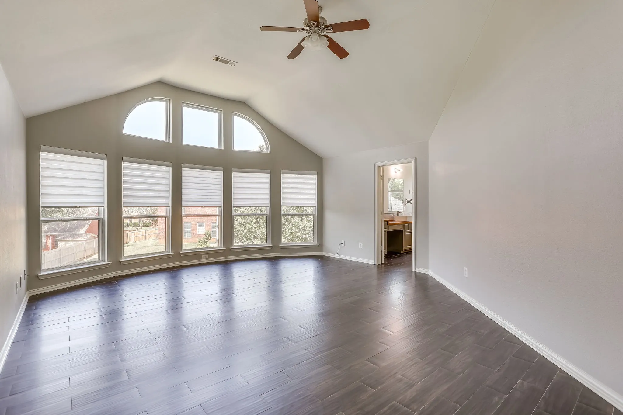 Single Family Residence For Sale in Denton County , 18 Hideaway Court, Trophy Club, Texas 76262, 4 Bedroom, 3 Bathroom, 3 Garage spaces, 3,585 Sqft, built in 2000, mls#21336523, Real Estate Agent in Trophy Club, Homes For Sale in Denton county, Homes For Sale in Trophy Club, Realtor in Trophy Club Texas, Real Estate Brokerage Independent Realty Texas, Luminita Cordes Realtor