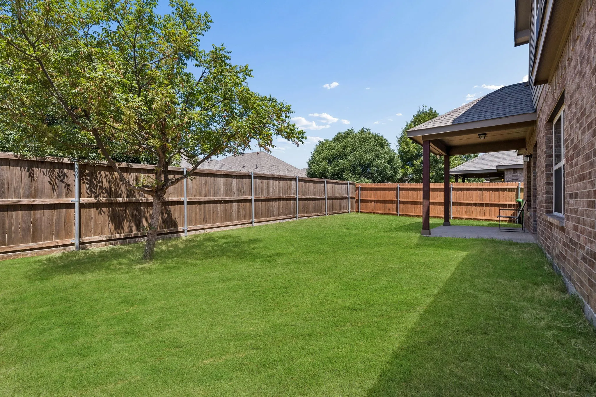 Single Family Residence For Sale in Denton County , 1916 Megan Creek Drive, Little Elm, Texas 75068, 4 Bedroom, 3 Bathroom, 2 Garage spaces, 2,751 Sqft, built in 2015, mls#21335863, Real Estate Agent in Little Elm, Homes For Sale in Denton county, Homes For Sale in Little Elm, Realtor in Little Elm Texas, Real Estate Brokerage Independent Realty Texas, Luminita Cordes Realtor