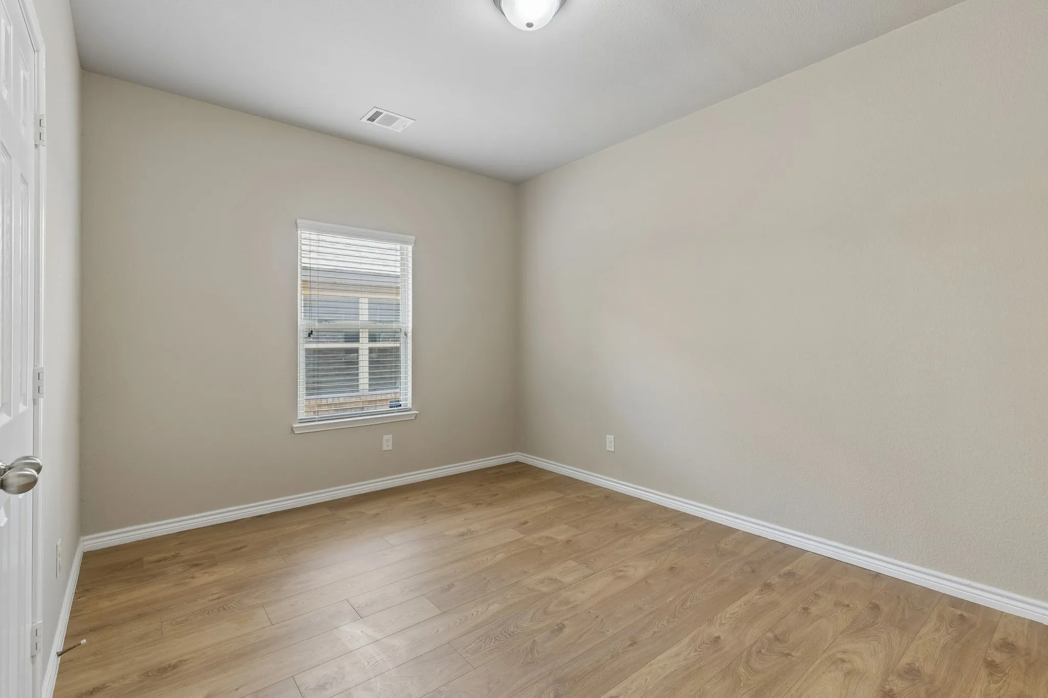 Single Family Residence For Sale in Denton County , 1916 Megan Creek Drive, Little Elm, Texas 75068, 4 Bedroom, 3 Bathroom, 2 Garage spaces, 2,751 Sqft, built in 2015, mls#21335863, Real Estate Agent in Little Elm, Homes For Sale in Denton county, Homes For Sale in Little Elm, Realtor in Little Elm Texas, Real Estate Brokerage Independent Realty Texas, Luminita Cordes Realtor