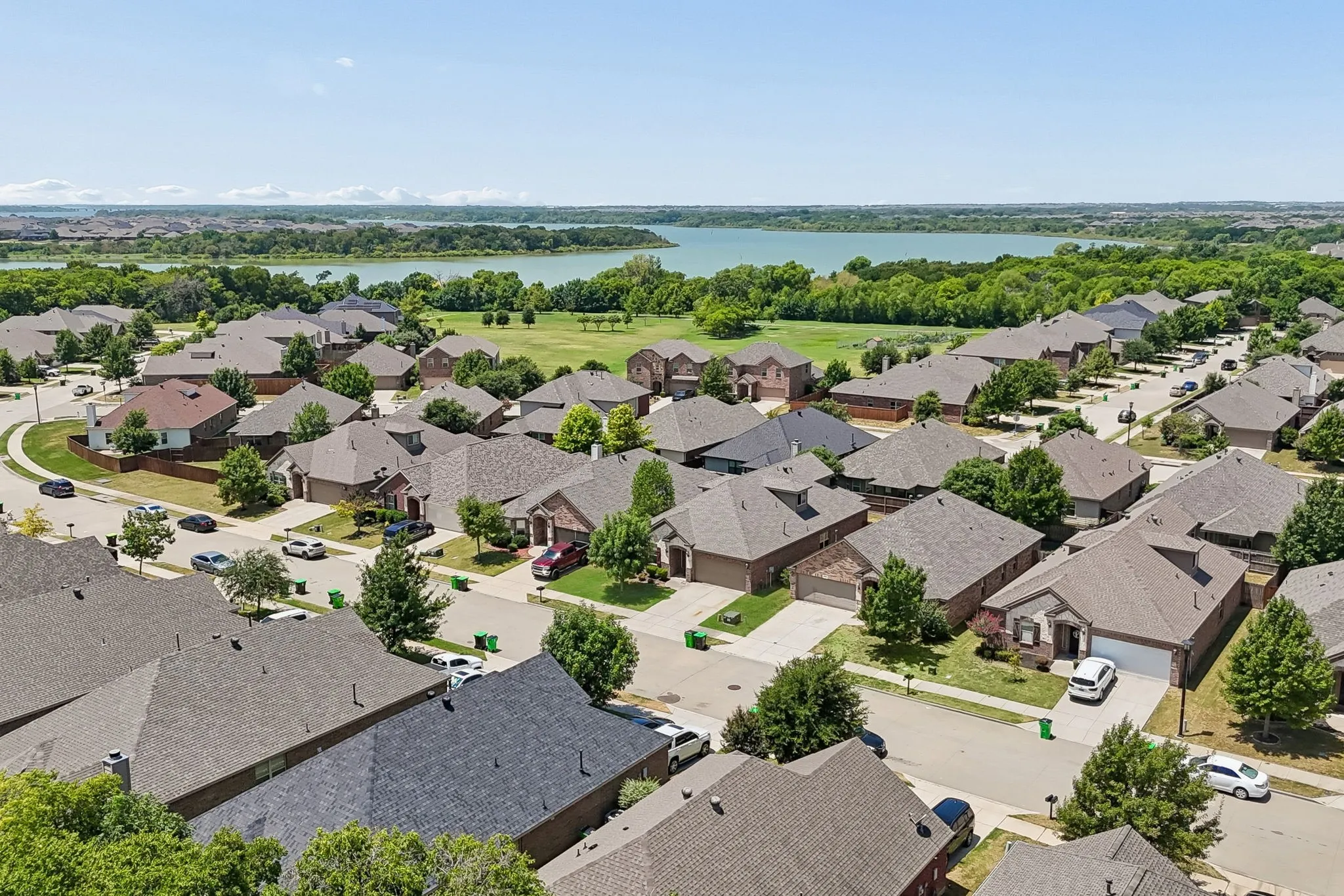 Single Family Residence For Sale in Denton County , 1916 Megan Creek Drive, Little Elm, Texas 75068, 4 Bedroom, 3 Bathroom, 2 Garage spaces, 2,751 Sqft, built in 2015, mls#21335863, Real Estate Agent in Little Elm, Homes For Sale in Denton county, Homes For Sale in Little Elm, Realtor in Little Elm Texas, Real Estate Brokerage Independent Realty Texas, Luminita Cordes Realtor