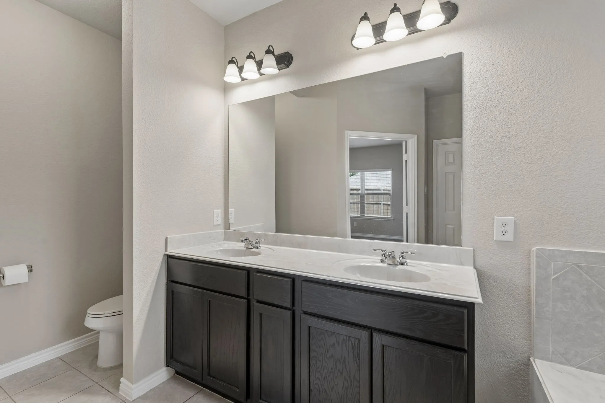 Primary Ensuite Bath
