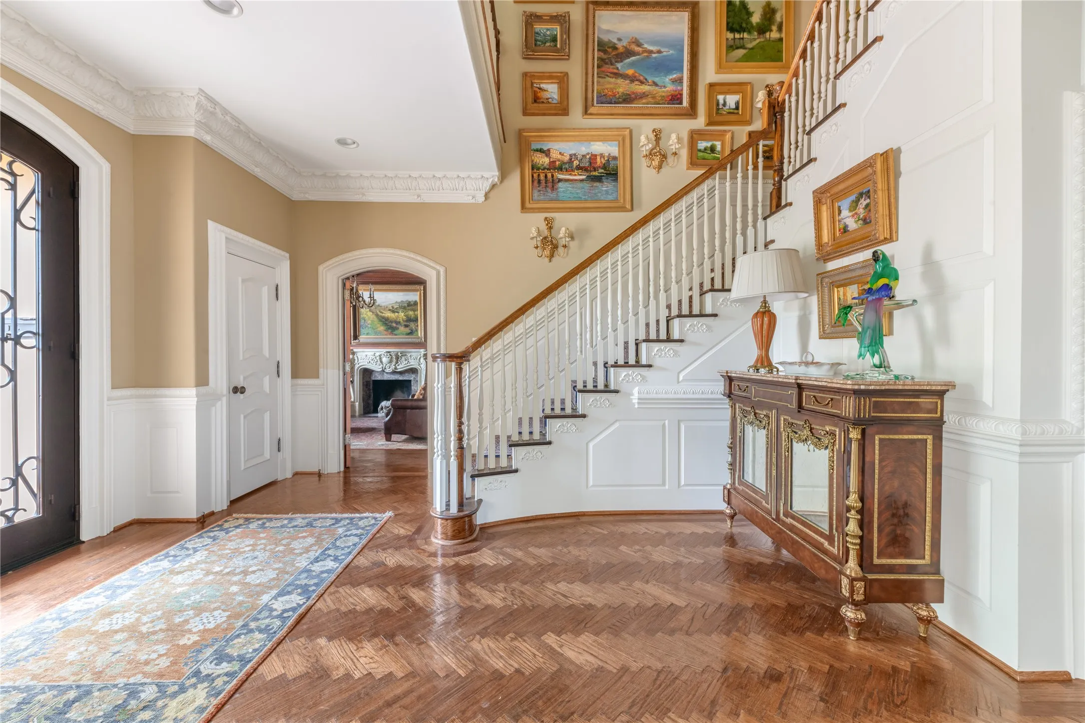 Herringbone Wood Floor
3 Closets