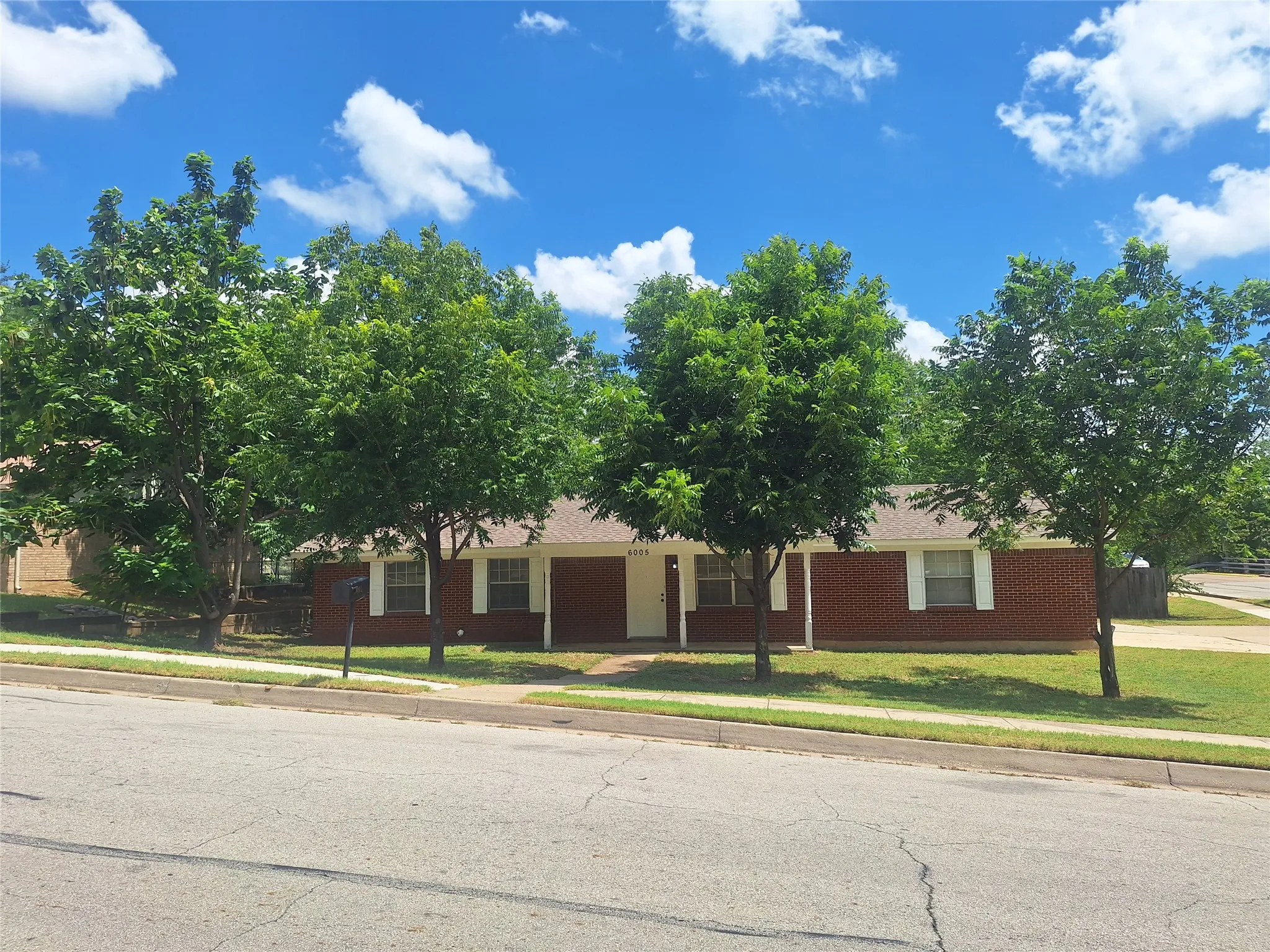 Single Family Residence For Rent in Tarrant County , 6005 Barry Drive, Watauga, Texas 76148, 3 Bedroom, 2 Bathroom, 1 Garage spaces, 1,311 Sqft, built in 1968, mls#21331647, Real Estate Agent in Watauga, Homes For Rent in Tarrant county, Homes For Rent in Watauga, Realtor in Watauga Texas, Real Estate Brokerage Independent Realty Texas, Luminita Cordes Realtor