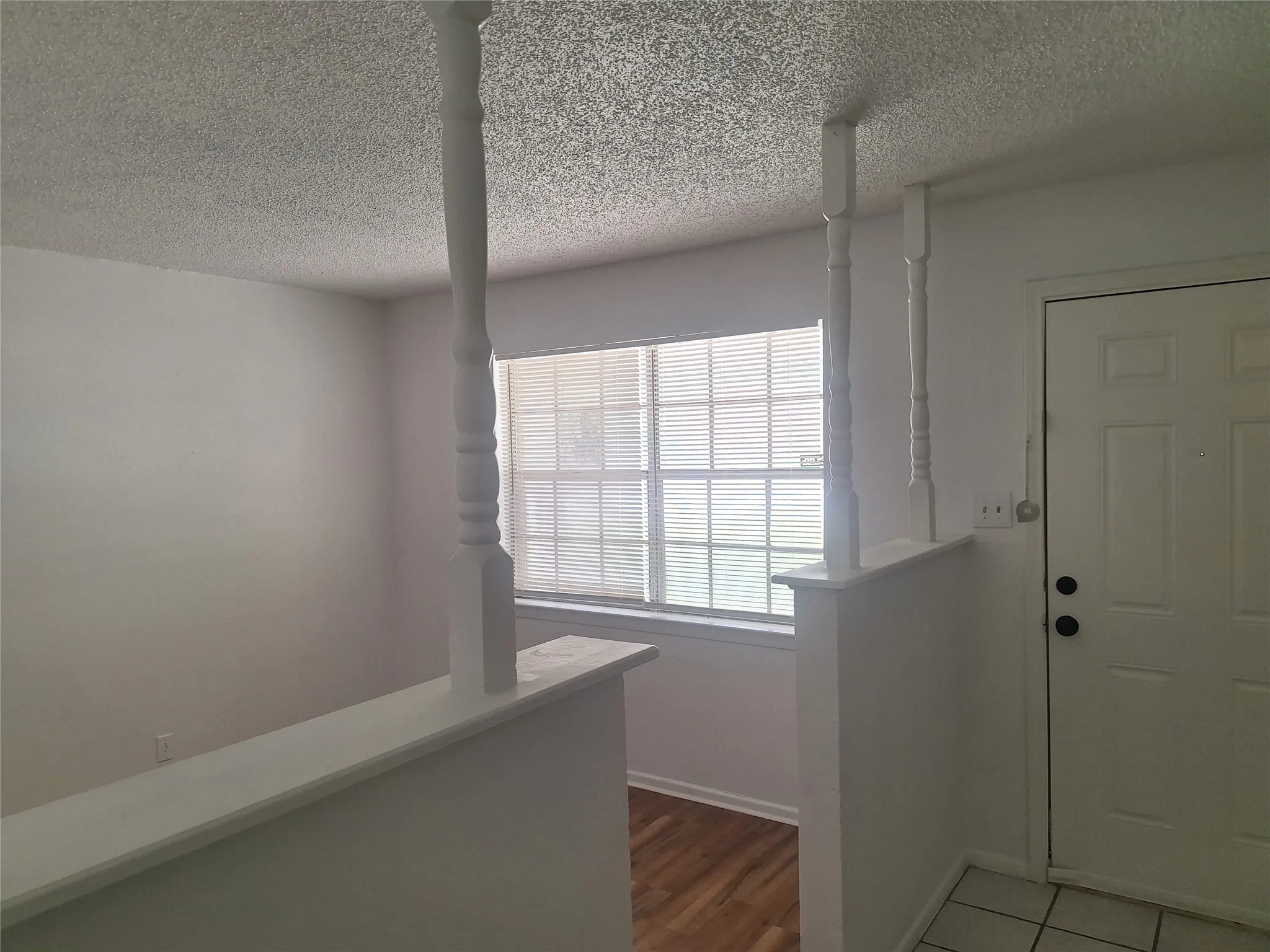 Single Family Residence For Rent in Tarrant County , 6005 Barry Drive, Watauga, Texas 76148, 3 Bedroom, 2 Bathroom, 1 Garage spaces, 1,311 Sqft, built in 1968, mls#21331647, Real Estate Agent in Watauga, Homes For Rent in Tarrant county, Homes For Rent in Watauga, Realtor in Watauga Texas, Real Estate Brokerage Independent Realty Texas, Luminita Cordes Realtor
