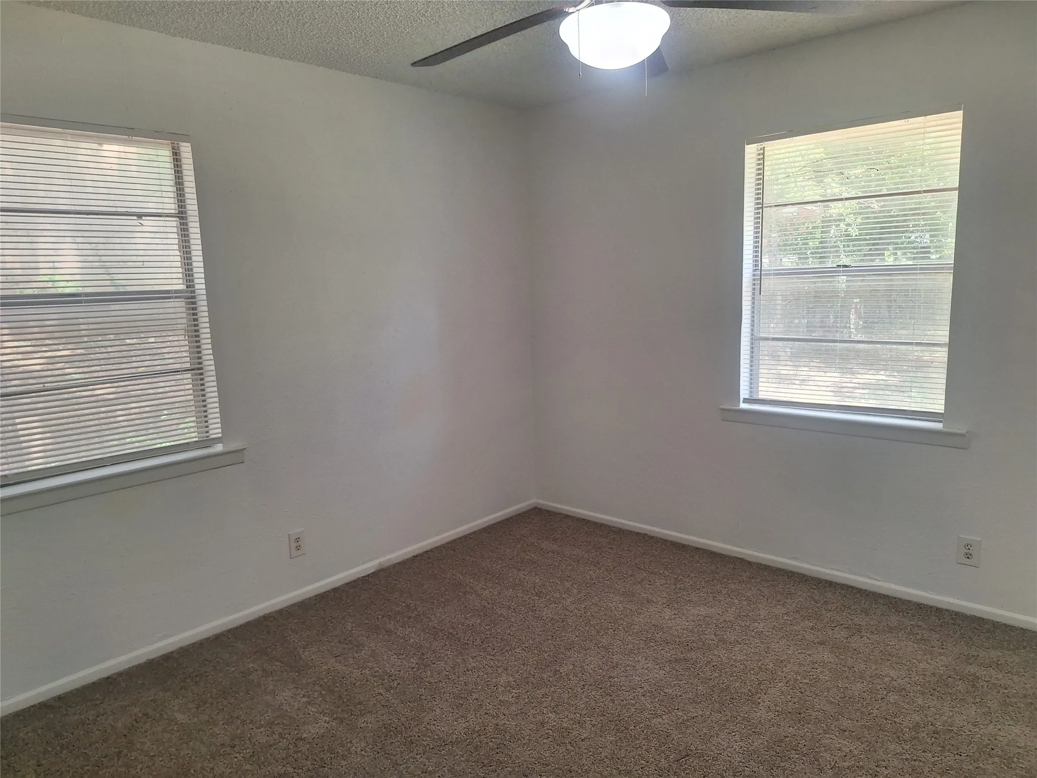 Single Family Residence For Rent in Tarrant County , 6005 Barry Drive, Watauga, Texas 76148, 3 Bedroom, 2 Bathroom, 1 Garage spaces, 1,311 Sqft, built in 1968, mls#21331647, Real Estate Agent in Watauga, Homes For Rent in Tarrant county, Homes For Rent in Watauga, Realtor in Watauga Texas, Real Estate Brokerage Independent Realty Texas, Luminita Cordes Realtor