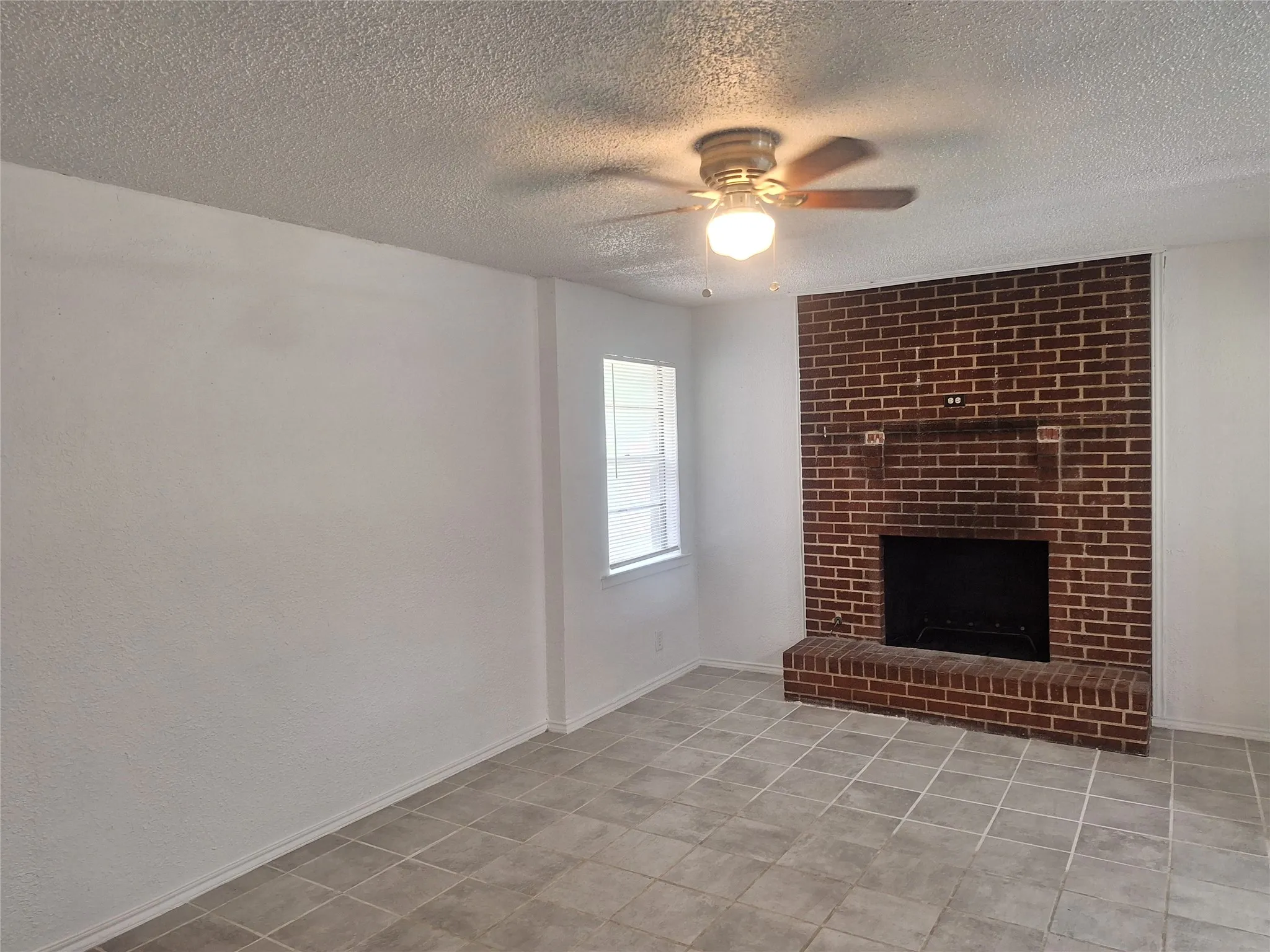 Single Family Residence For Rent in Tarrant County , 6005 Barry Drive, Watauga, Texas 76148, 3 Bedroom, 2 Bathroom, 1 Garage spaces, 1,311 Sqft, built in 1968, mls#21331647, Real Estate Agent in Watauga, Homes For Rent in Tarrant county, Homes For Rent in Watauga, Realtor in Watauga Texas, Real Estate Brokerage Independent Realty Texas, Luminita Cordes Realtor
