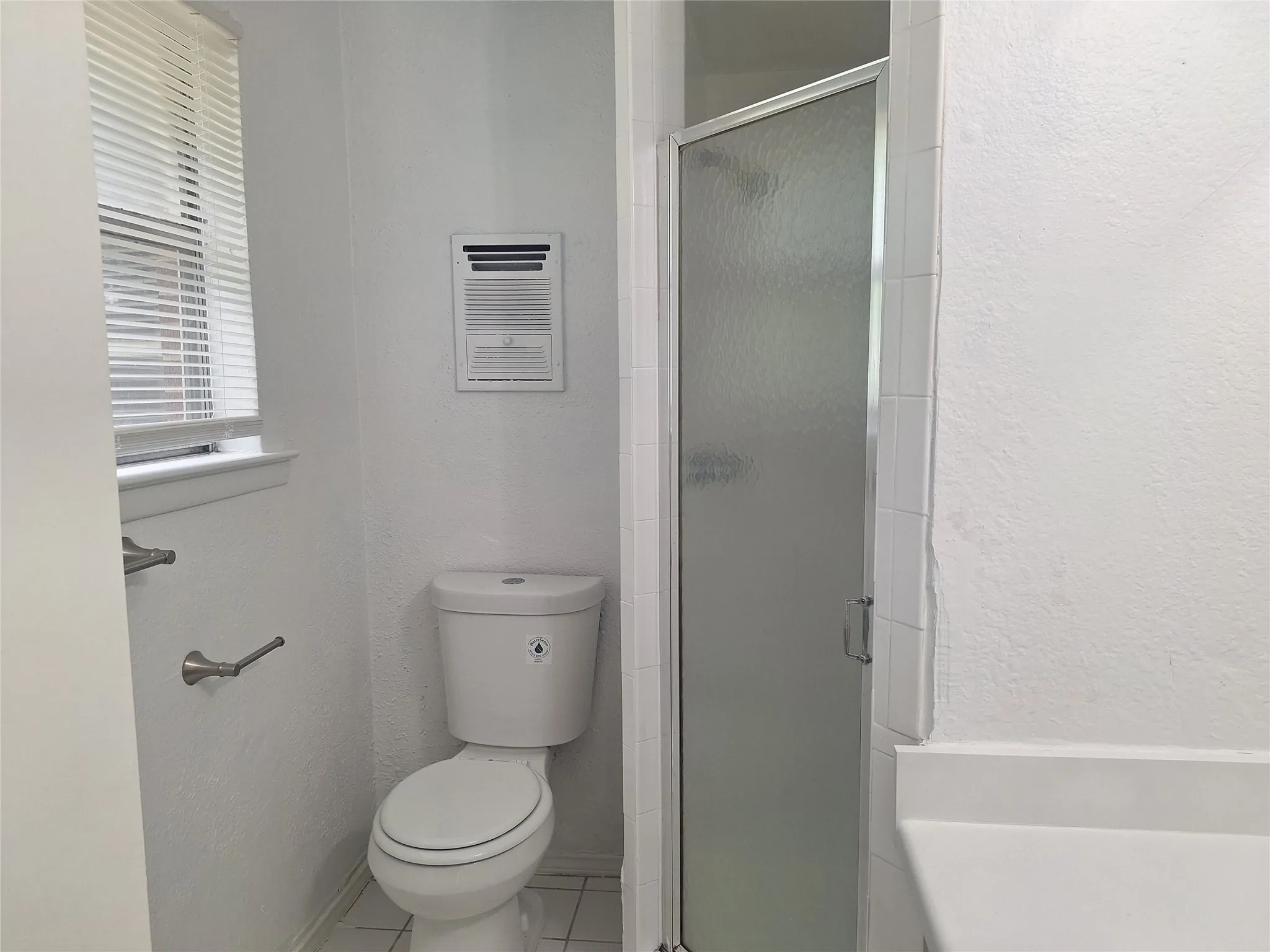 Single Family Residence For Rent in Tarrant County , 6005 Barry Drive, Watauga, Texas 76148, 3 Bedroom, 2 Bathroom, 1 Garage spaces, 1,311 Sqft, built in 1968, mls#21331647, Real Estate Agent in Watauga, Homes For Rent in Tarrant county, Homes For Rent in Watauga, Realtor in Watauga Texas, Real Estate Brokerage Independent Realty Texas, Luminita Cordes Realtor