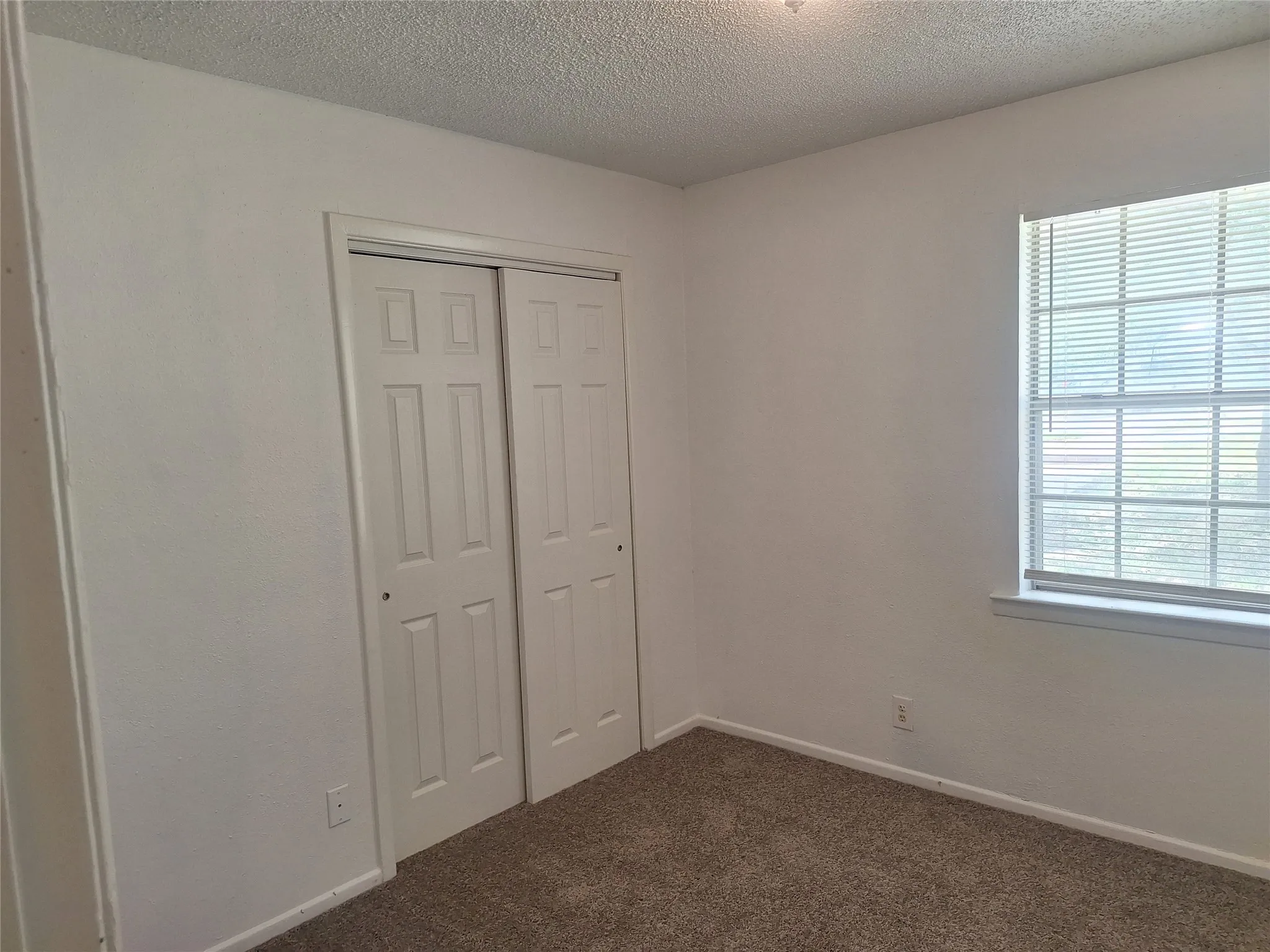 Single Family Residence For Rent in Tarrant County , 6005 Barry Drive, Watauga, Texas 76148, 3 Bedroom, 2 Bathroom, 1 Garage spaces, 1,311 Sqft, built in 1968, mls#21331647, Real Estate Agent in Watauga, Homes For Rent in Tarrant county, Homes For Rent in Watauga, Realtor in Watauga Texas, Real Estate Brokerage Independent Realty Texas, Luminita Cordes Realtor